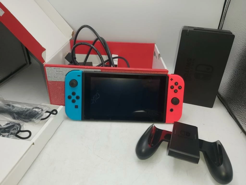 konsola-nintendo-switch-hac-001-pudelko-komplet-kolor-249512-1647420