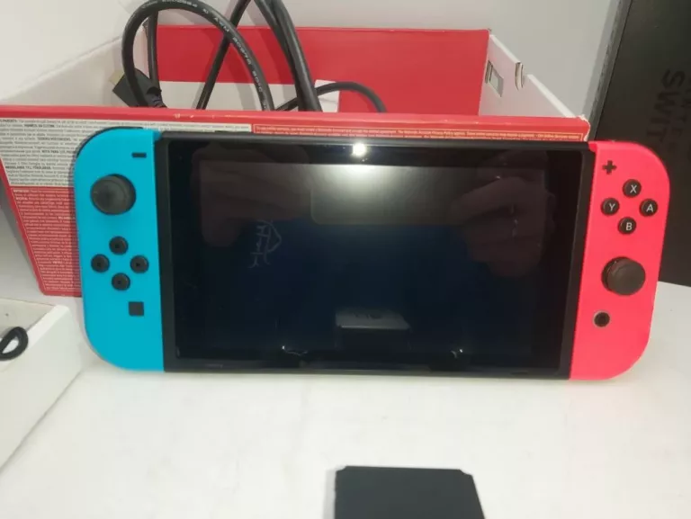 konsola-nintendo-switch-hac-001-pudelko-komplet-liczba-kontrolerow-w-zestawie-205994-225554
