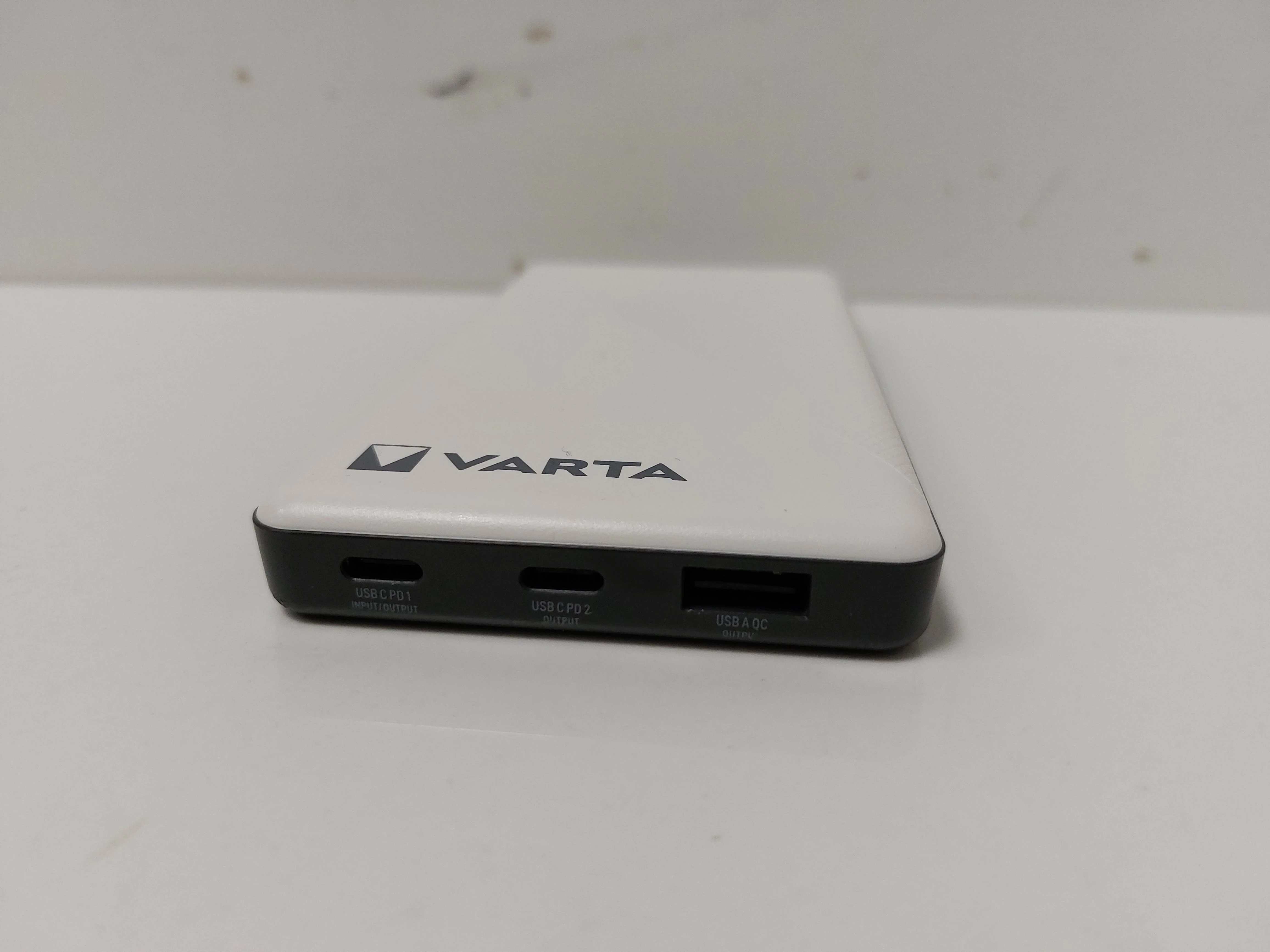 powerbank-varta-57976-10000-mah-polecam-pojemnosc-akumulatora-10000