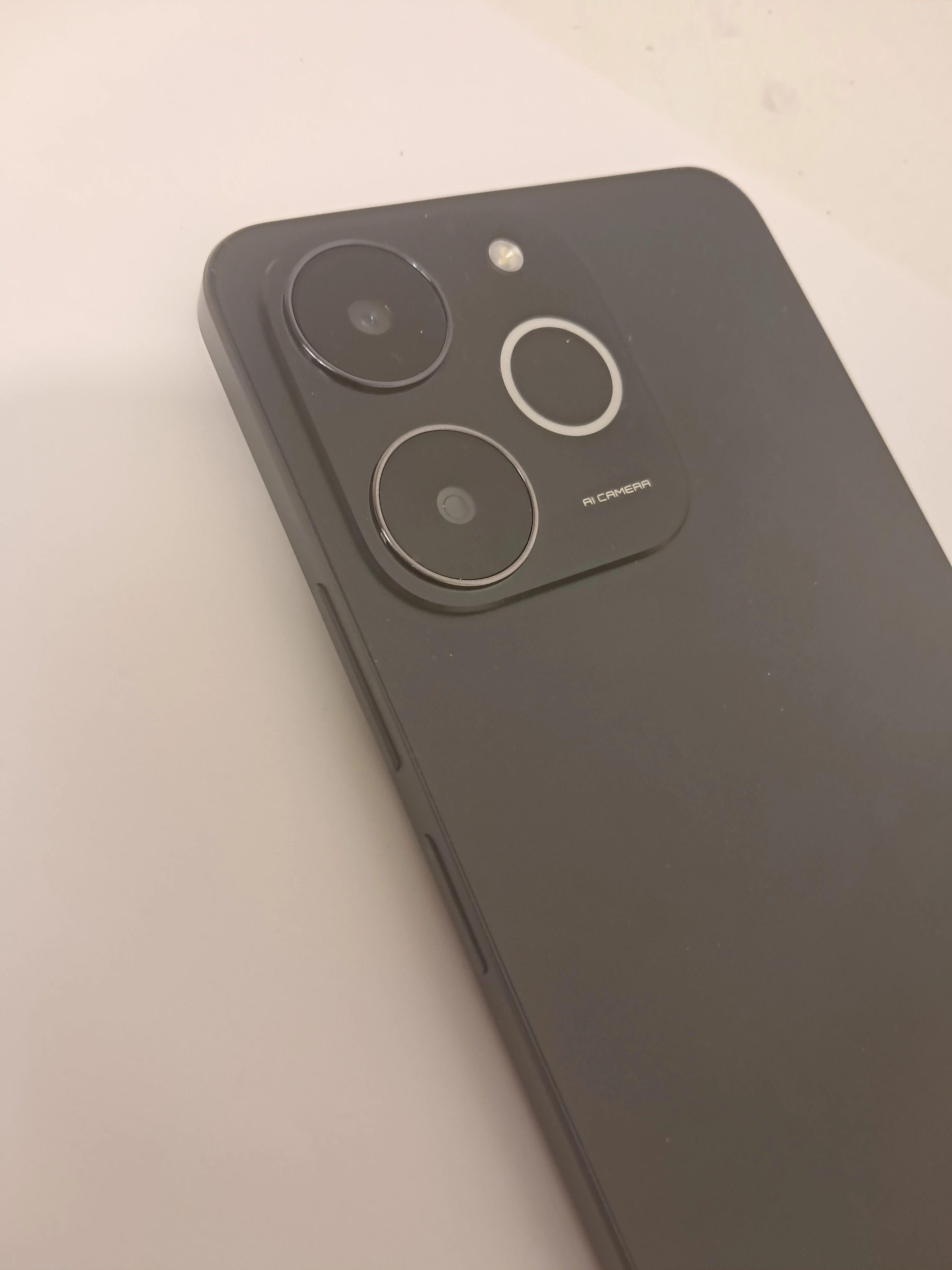 telefon-realme-note-70t-pudelko-przekatna-ekranu-675