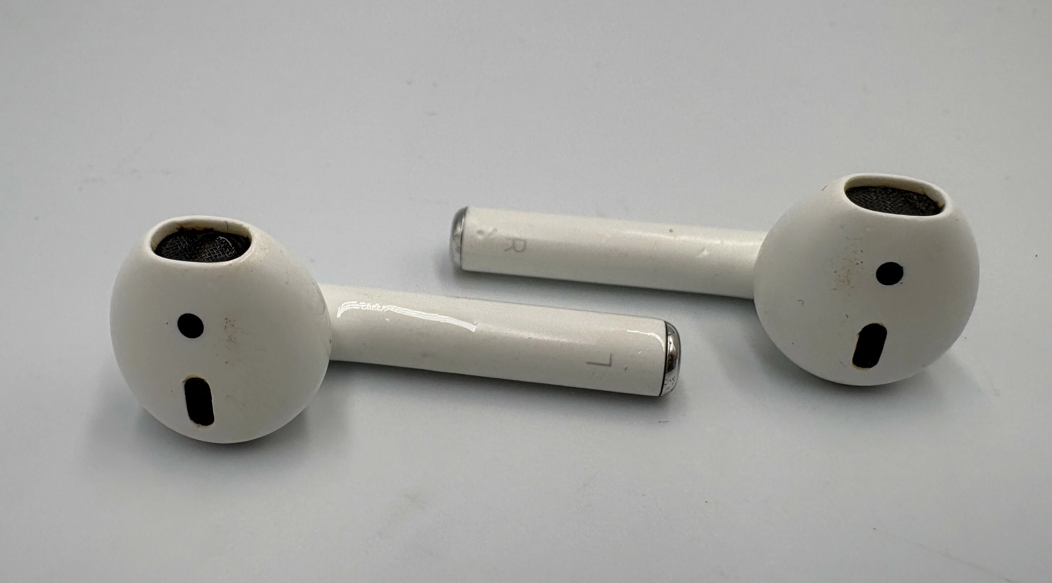 sluchawki-bezprzewodowe-douszne-apple-airpods-2-generacji-rodzaj-sluchawek-203681-217749