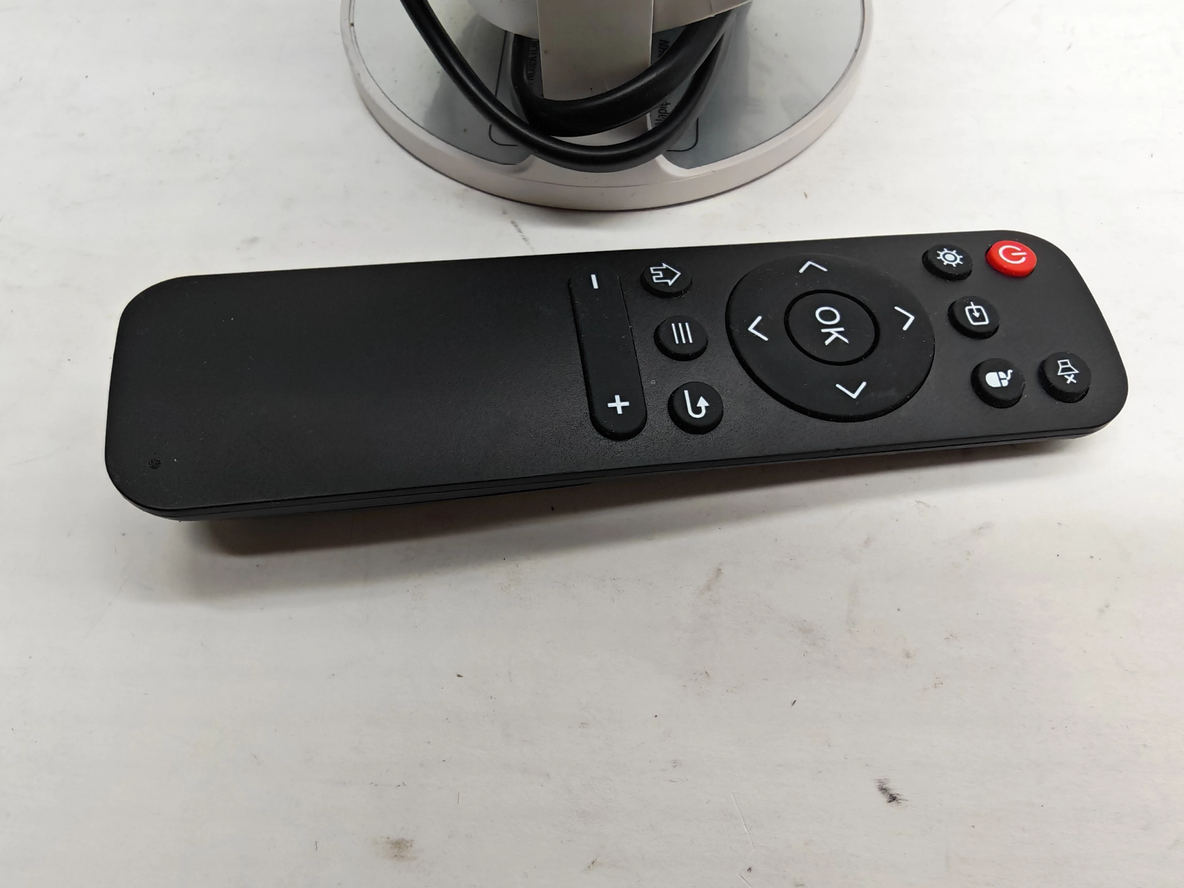 projektor-rzutnik-android-tv-4k-wifi-full-hd-przenosny-smart-glosnik-heell-ean-gtin-5905413610479