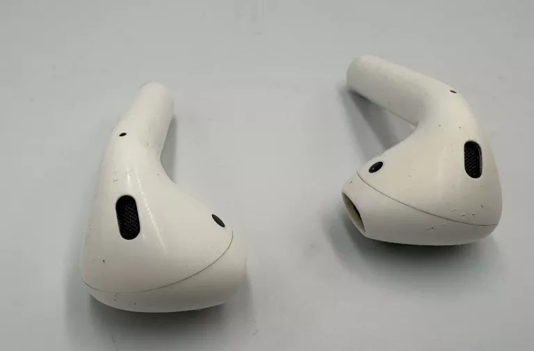 sluchawki-bezprzewodowe-douszne-apple-airpods-2-generacji-kolor-dominujacy-129357-2
