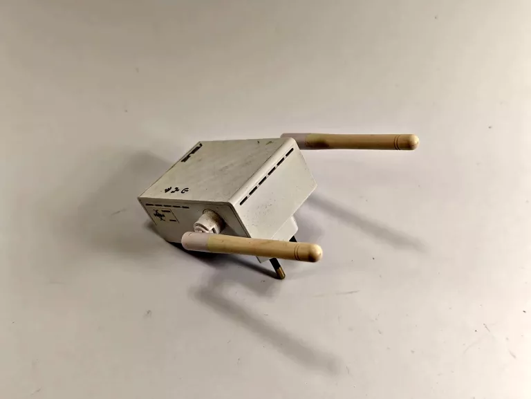 wzmacniacz-wifi-asus-rp-n12-80211bgn-300mbs-24-ghz-repeater-extende-kod-producenta-rp-n12