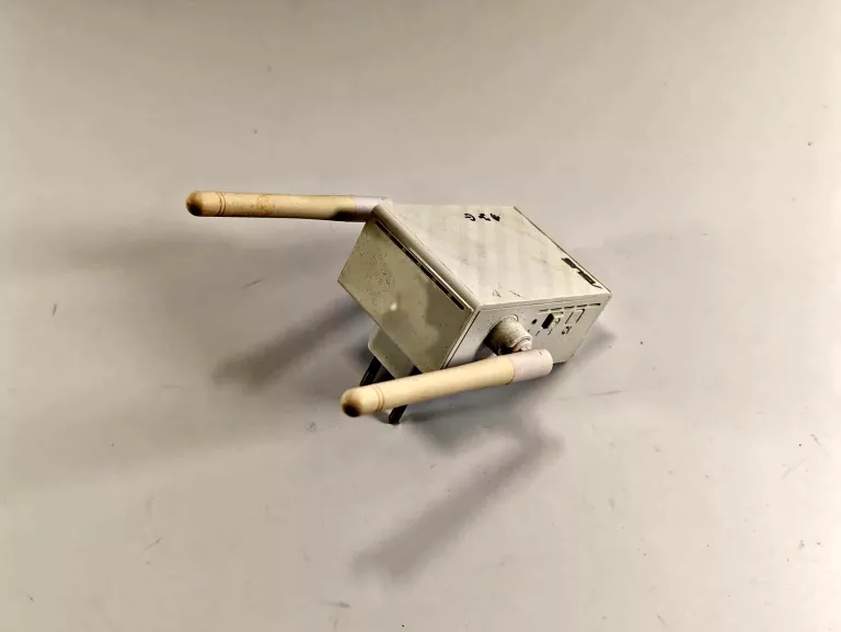 wzmacniacz-wifi-asus-rp-n12-80211bgn-300mbs-24-ghz-repeater-extende-producent-248914-1986134