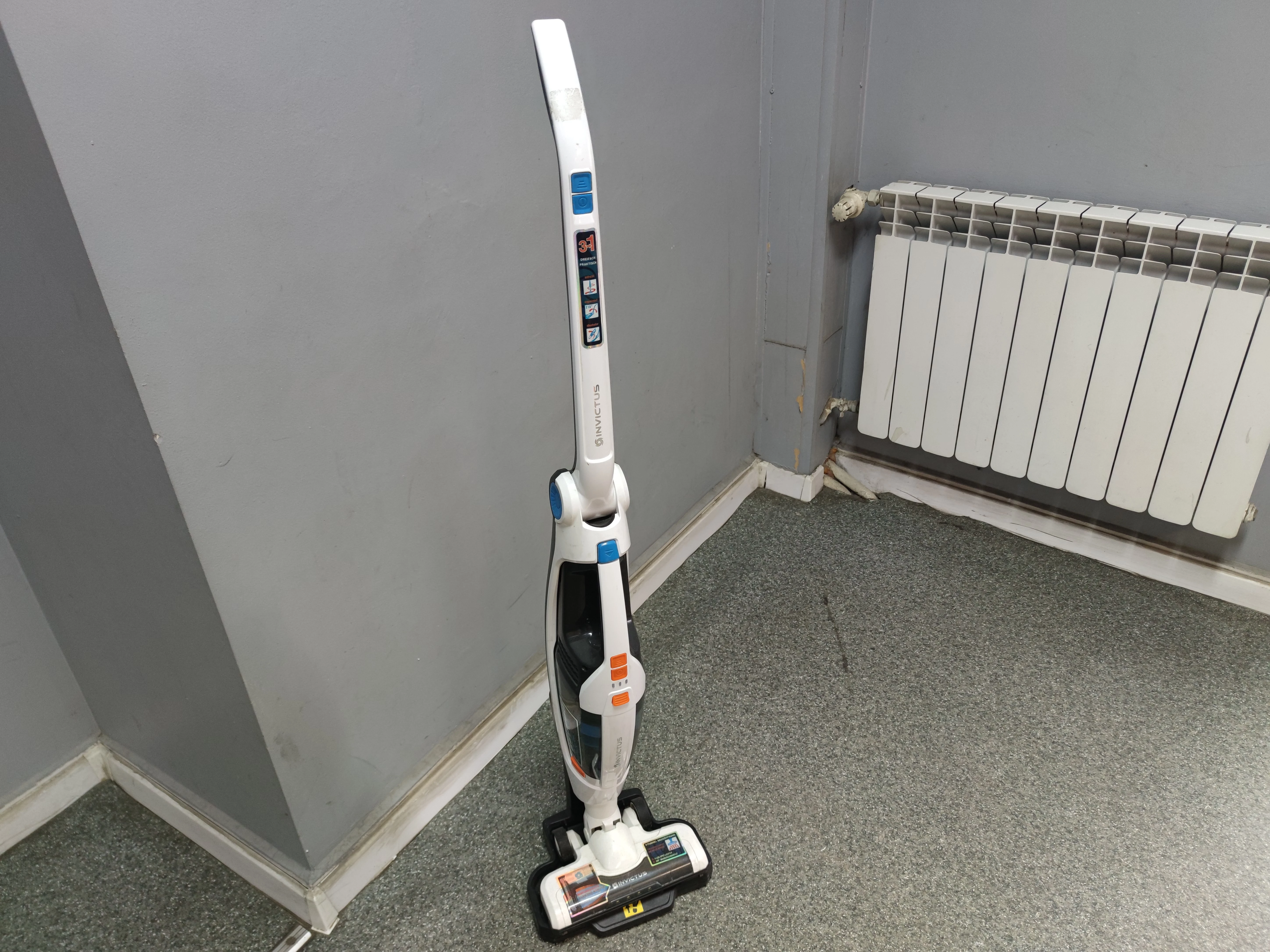 odkurzacz-akumulatorowy-pionowy-czas-ladowania-255