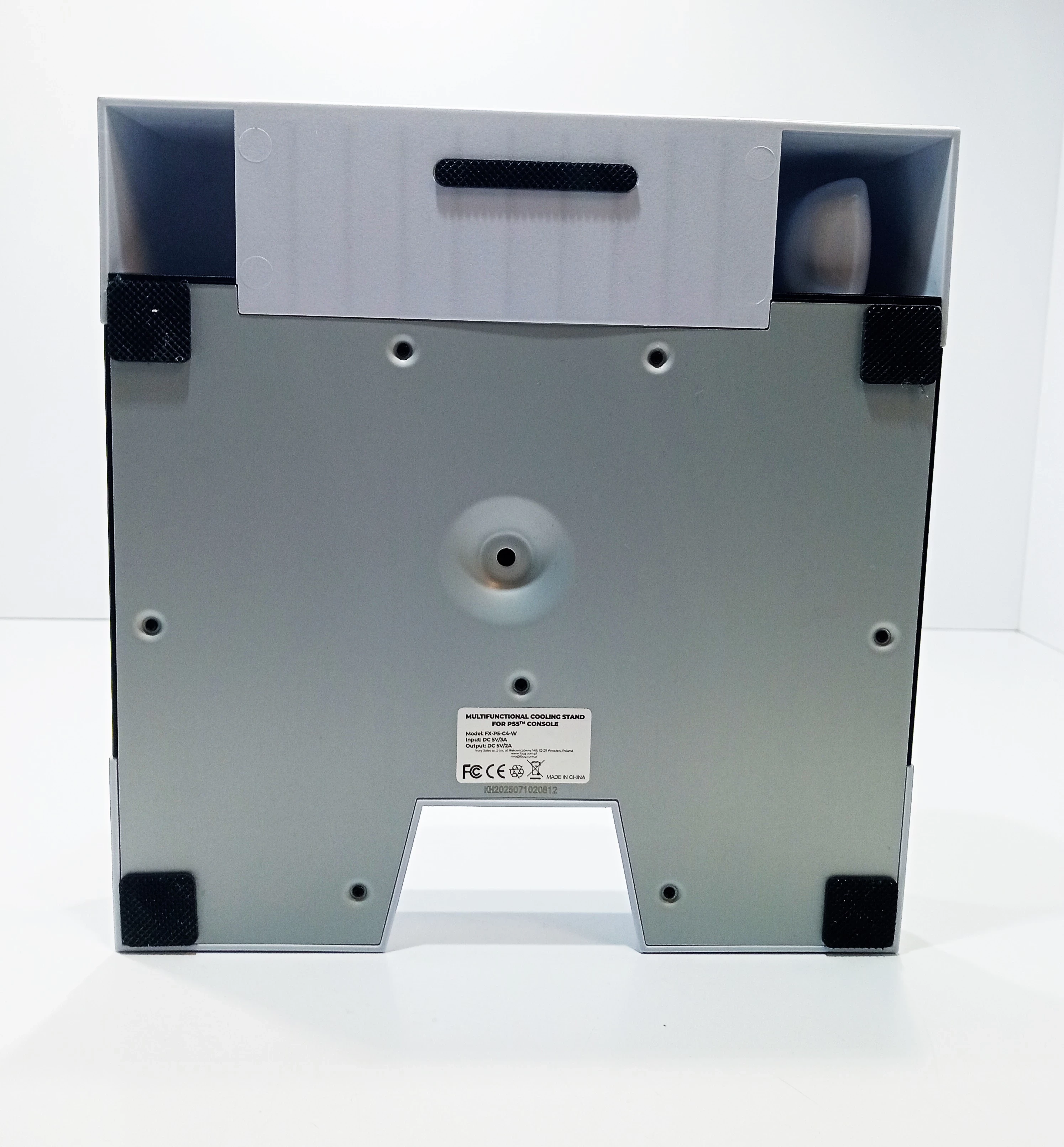 konsola-ps-5-825-gb-2-pady-stacja-chlodzaca-producent-248914-1705040