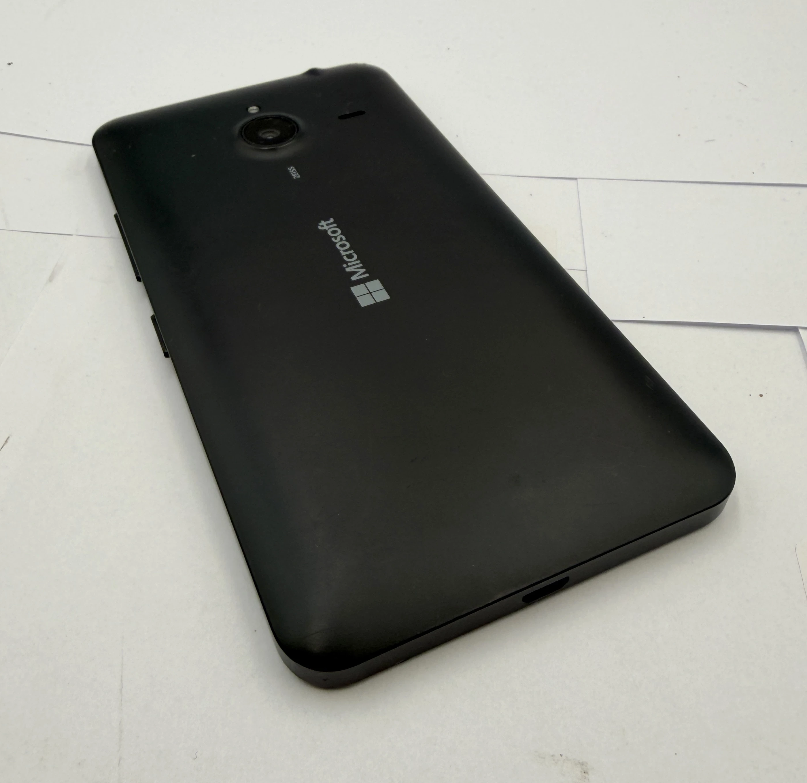 telefon-microsoft-lumia-640-xl-stan-11323-2