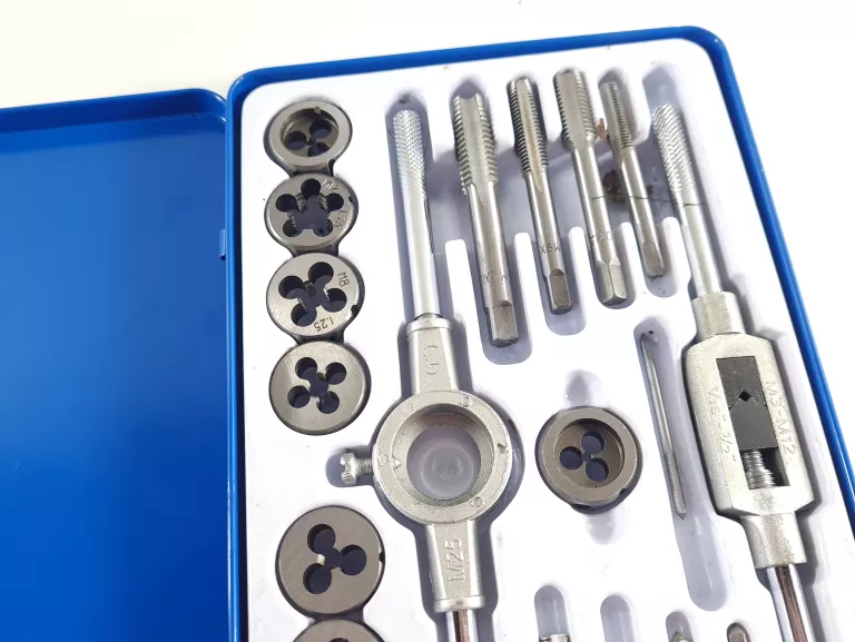 zestaw-narzynek-i-gwintownikow-24-elementy-kod-producenta-624241