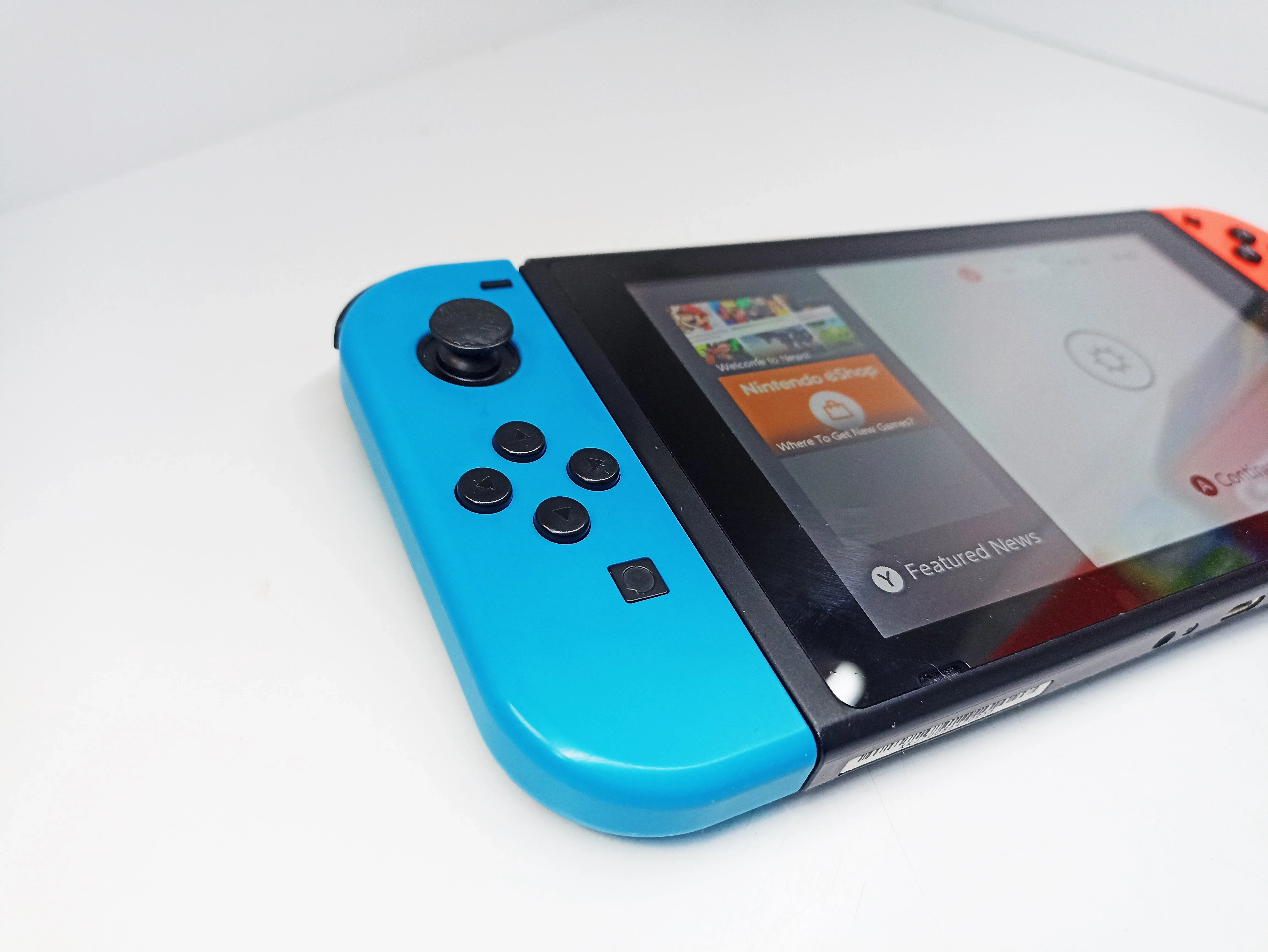 konsola-nintendo-switch-hac-001-zestaw-zlacza-205990-2