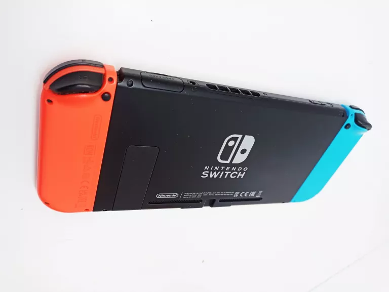 konsola-nintendo-switch-hac-001-zestaw-zalaczone-wyposazenie-etiu-black-nakladki-na-analogi