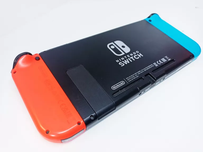 konsola-nintendo-switch-hac-001-zestaw-glebokosc-produktu-1400