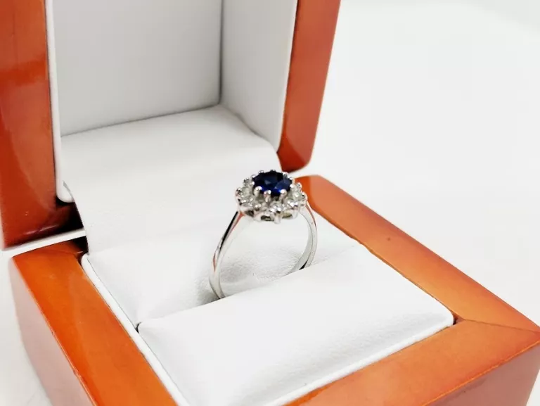 pierscionek-z-bialego-zlota-585-14k-212g-9r-ean-gtin-5903772041538