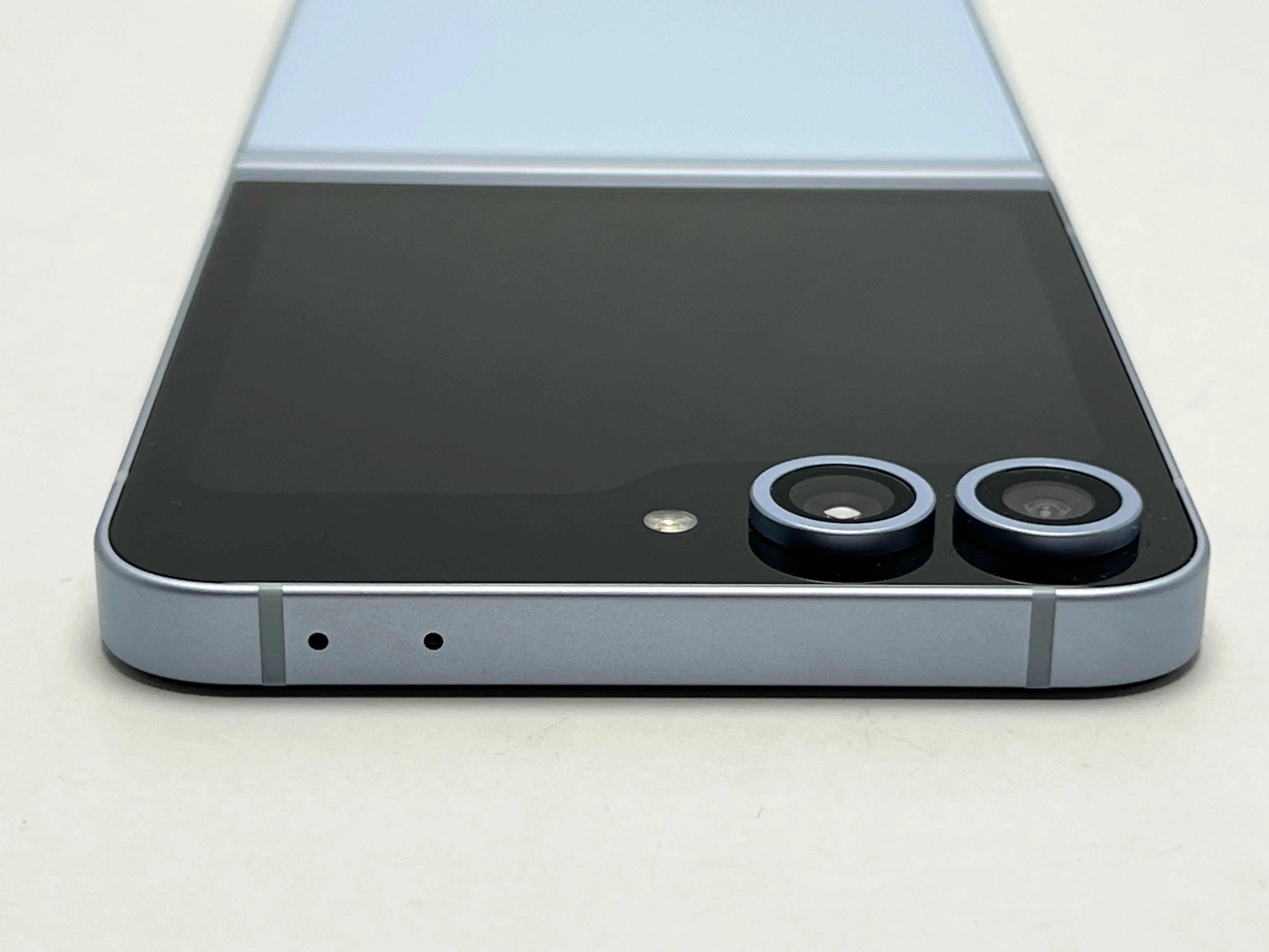 telefon-samsung-galaxy-z-flip-6-12256-przekatna-ekranu-670