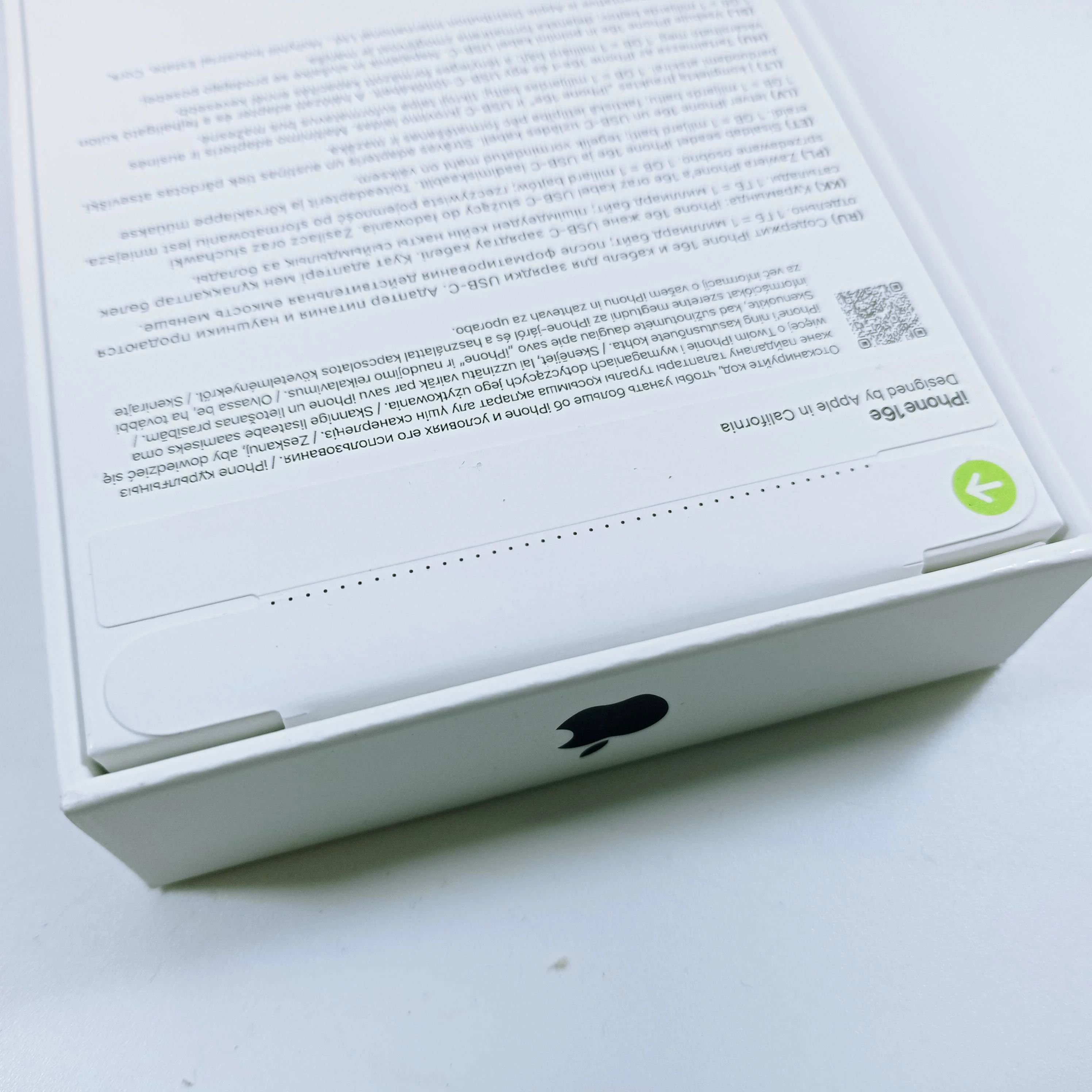 smartfon-apple-iphone-16e-8-gb-128-gb-5g-at-fabryczny-przekatna-ekranu-61