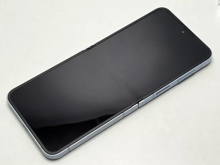 telefon-samsung-galaxy-z-flip-6-12256-wbudowana-pamiec-202869-214185