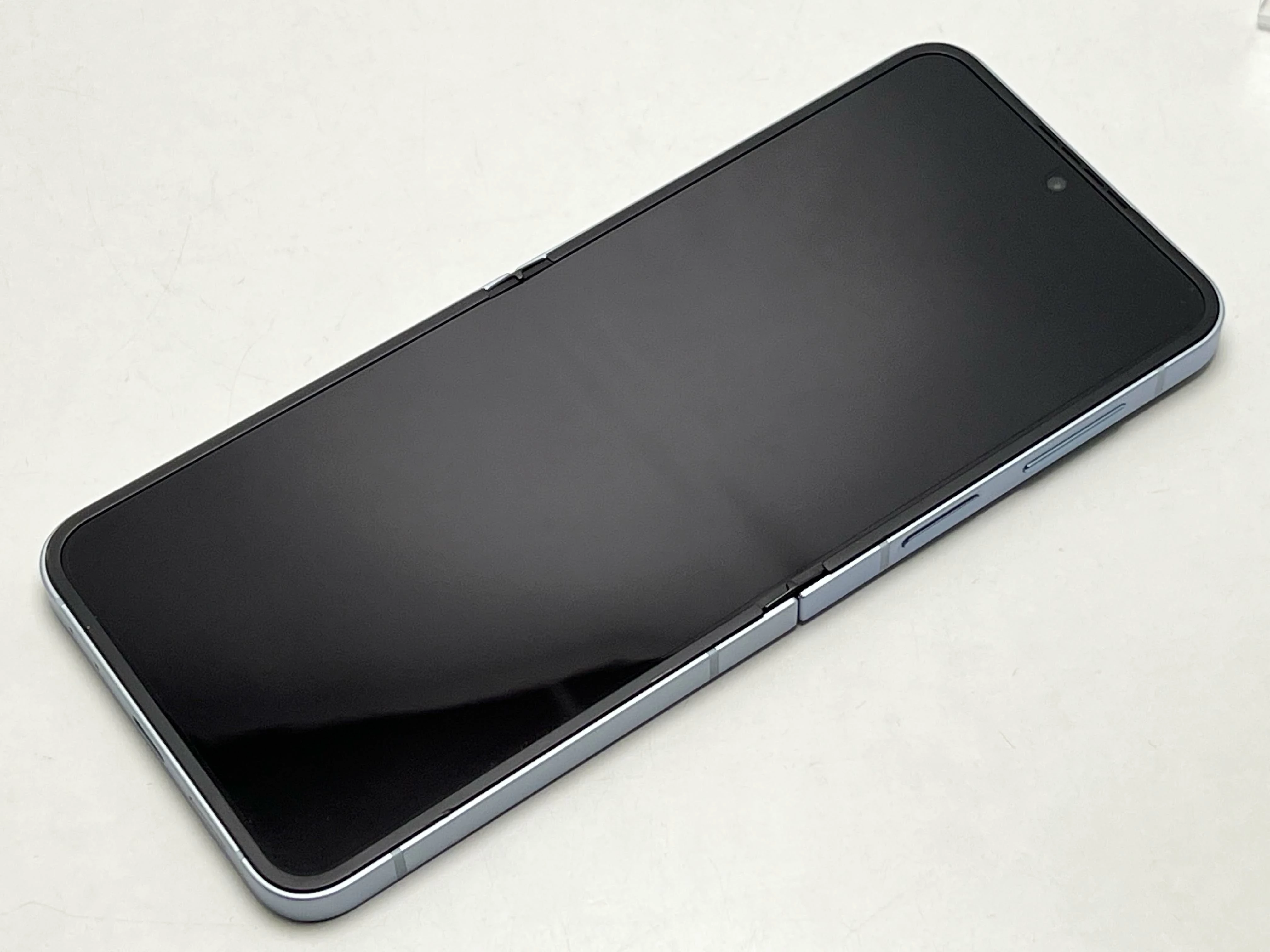 telefon-samsung-galaxy-z-flip-6-12256-wbudowana-pamiec-202869-214185