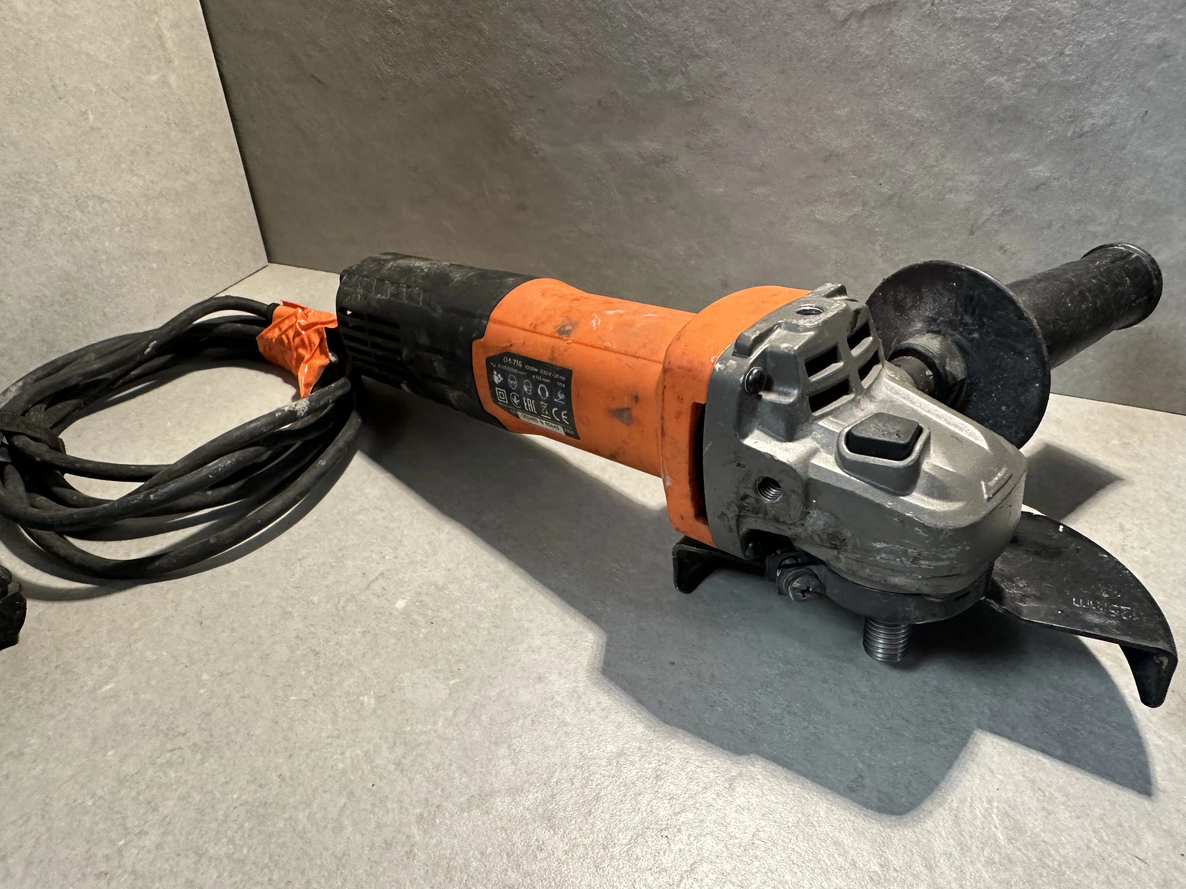 neo-tools-szlifierka-katowa-1000w-125-mm-04-716-z-regulacja-obrotow-kod-producenta-04-716