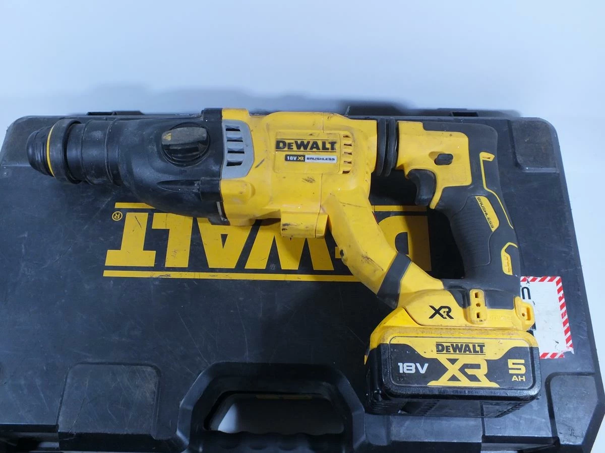 mlotowiertarka-akumulatorowa-xr-18v-sds-plus-30j-dch263n-walizka-energia-udaru-300