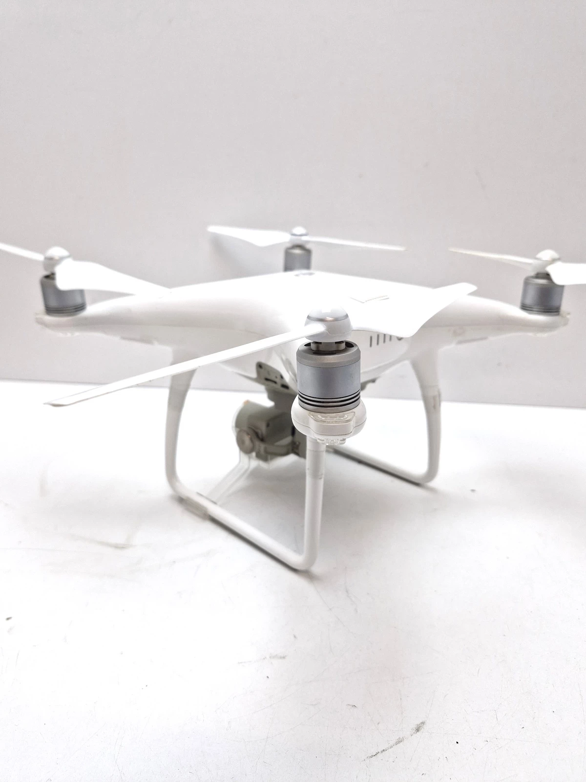 dron-dji-phantom-4-duzy-zestaw-kod-producenta-1551480