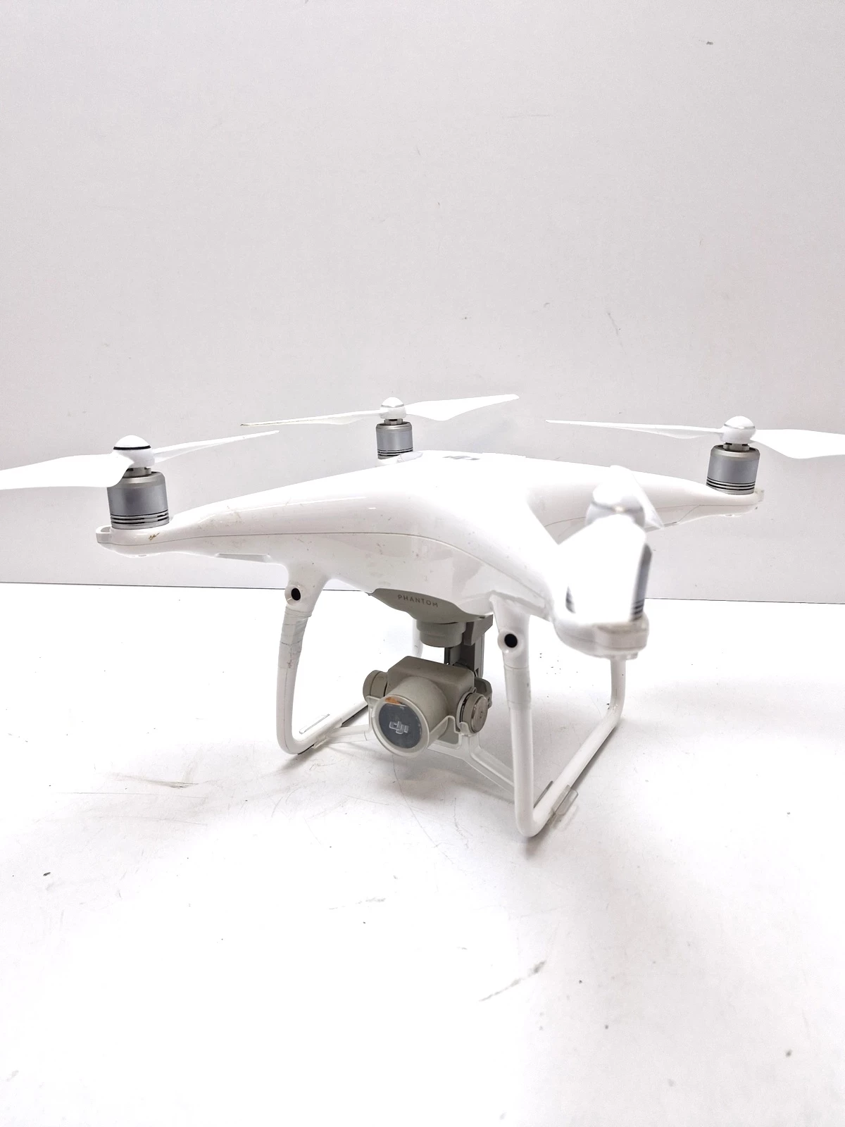 dron-dji-phantom-4-duzy-zestaw-stan-11323-2