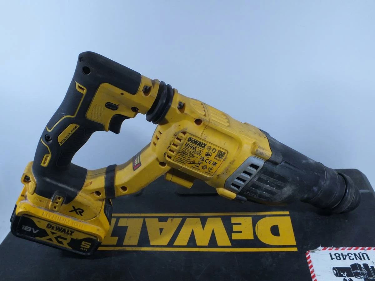 mlotowiertarka-akumulatorowa-xr-18v-sds-plus-30j-dch263n-walizka-stan-11323-2