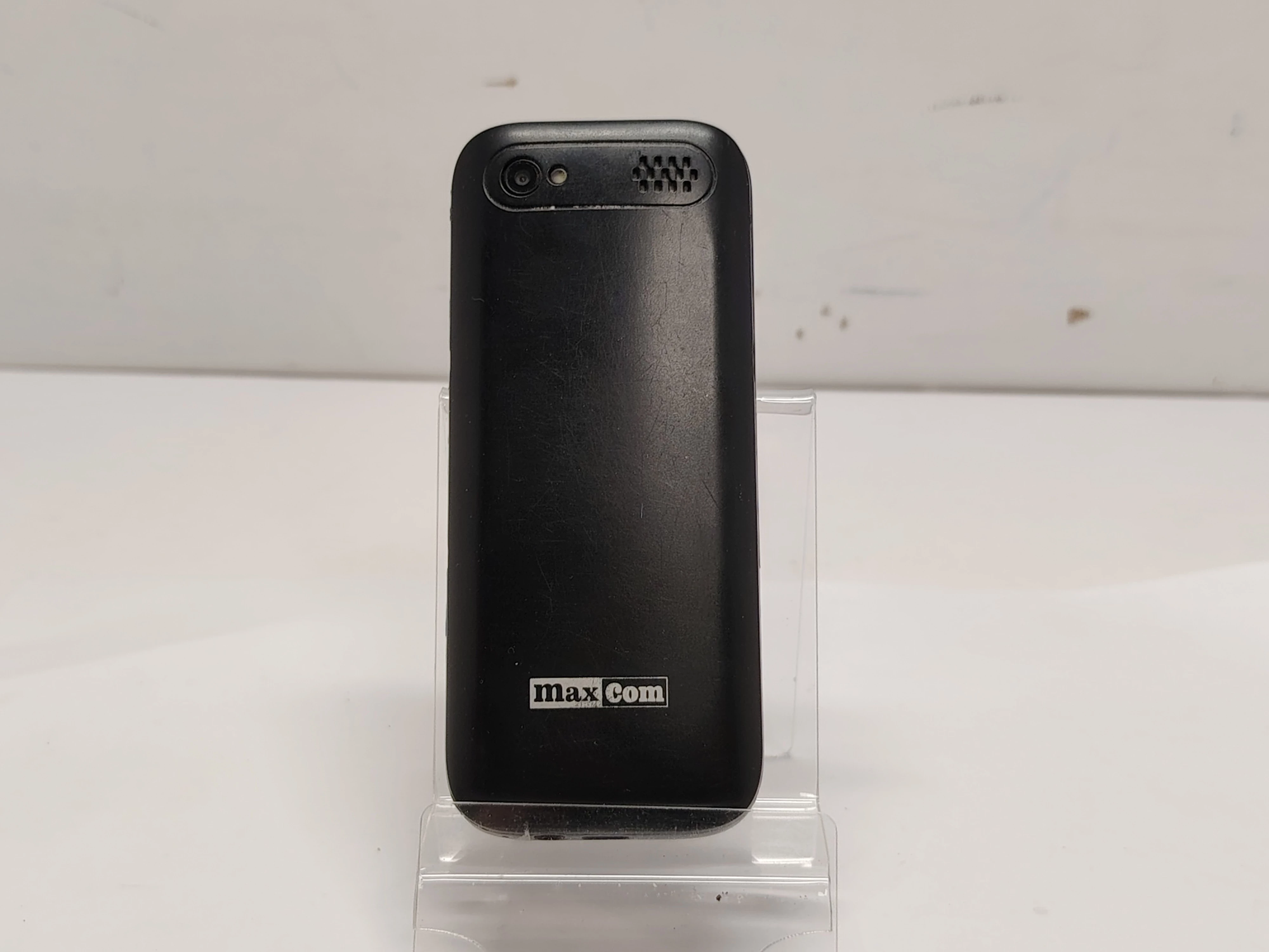 telefon-maxcom-mm143-przekatna-ekranu-240