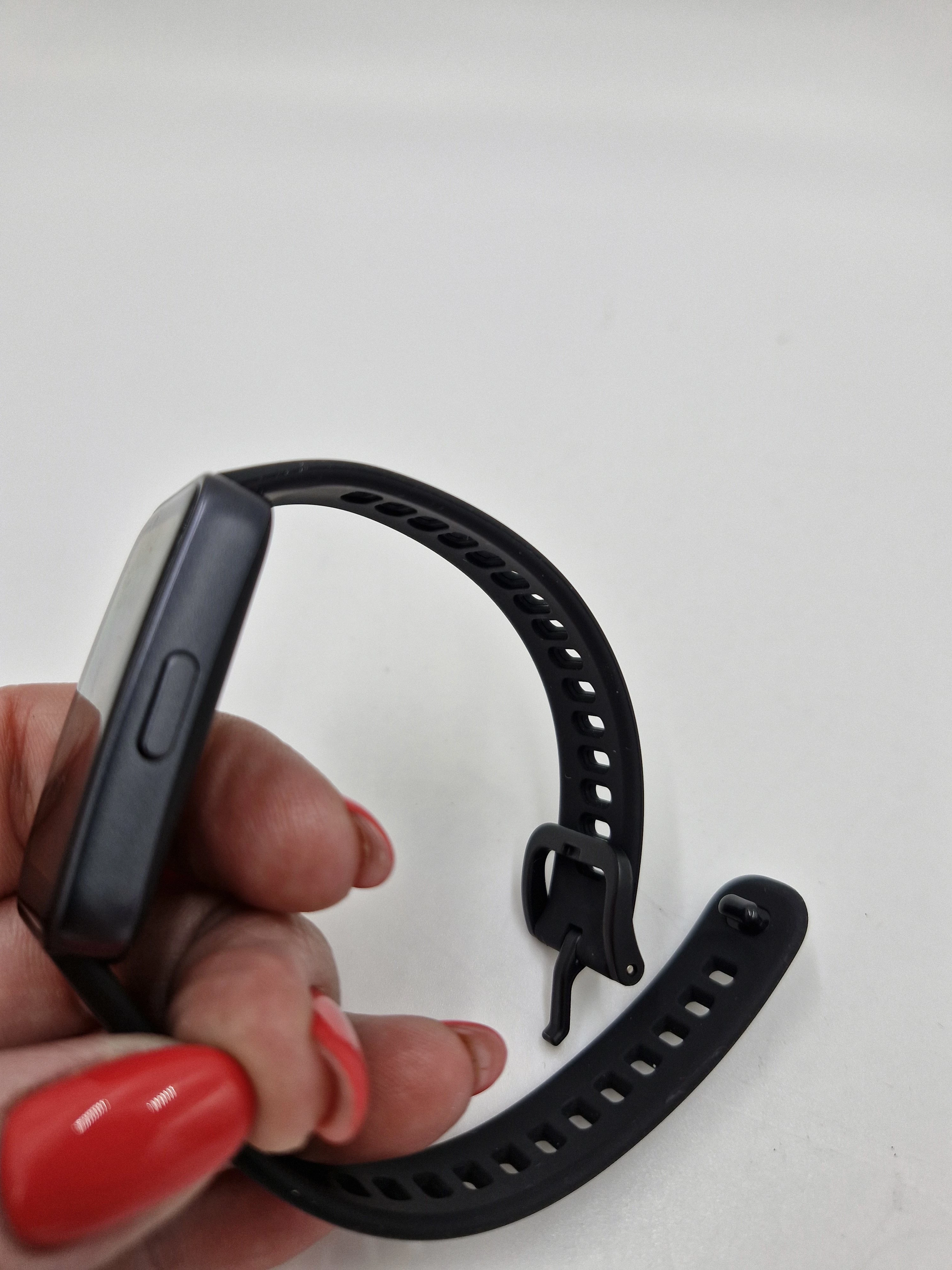 smartband-huawei-band-10-pudelko-rodzaj-231461-360437