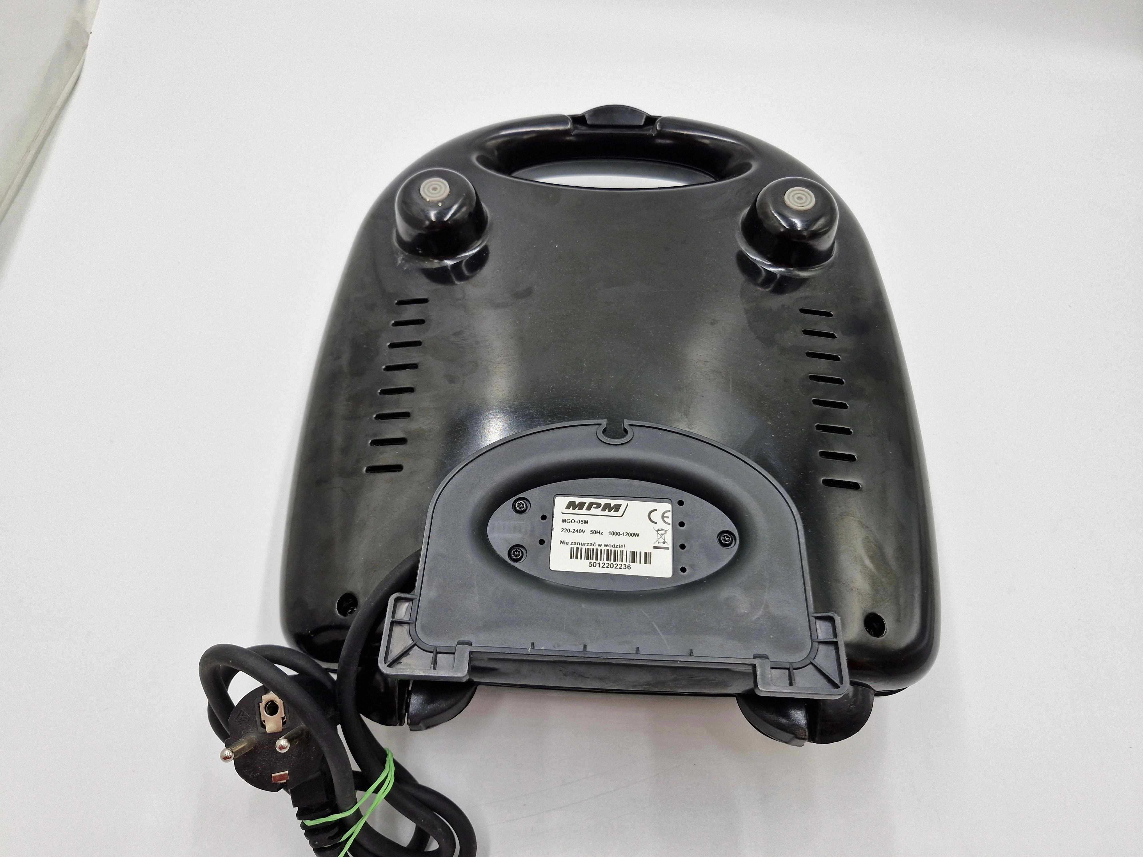 gofrownica-mpm-bgo-02-1400-w-czarna-solidna-model-sg