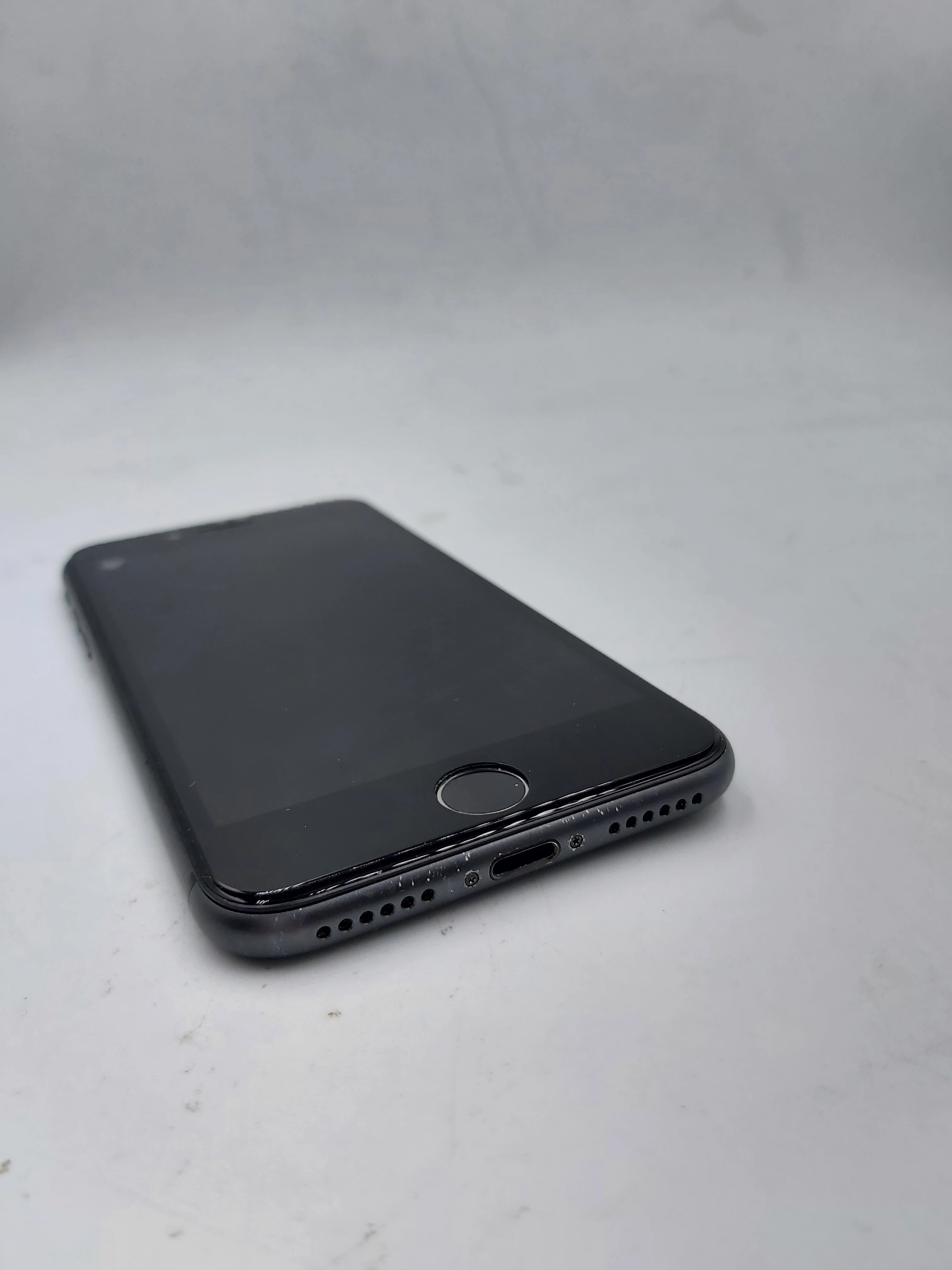 telefon-iphone-8-64gb-bateria-100-typ-202685-212929