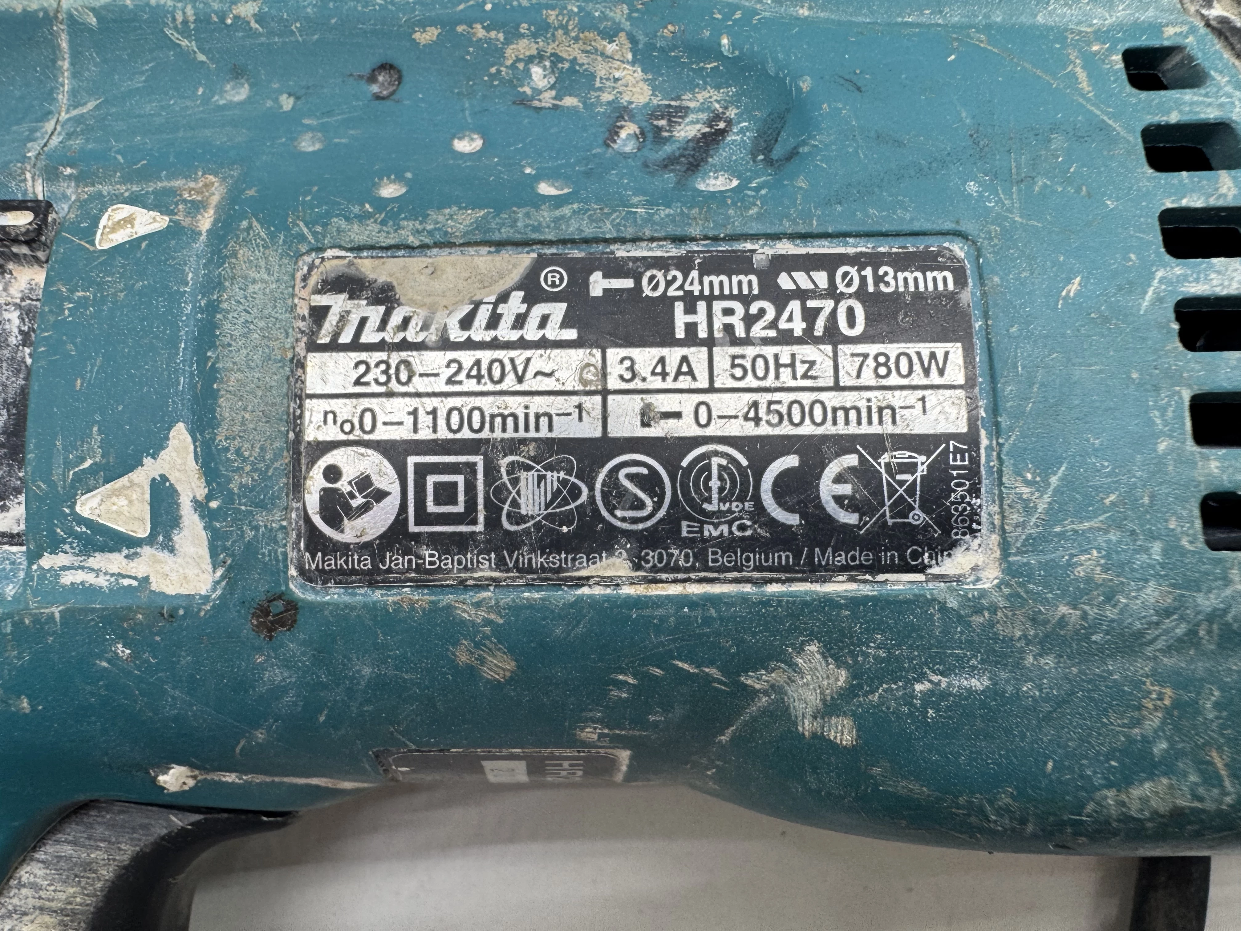 makita-hr2470-sds-plus-780w-mlotowiertarka-energia-udaru-270