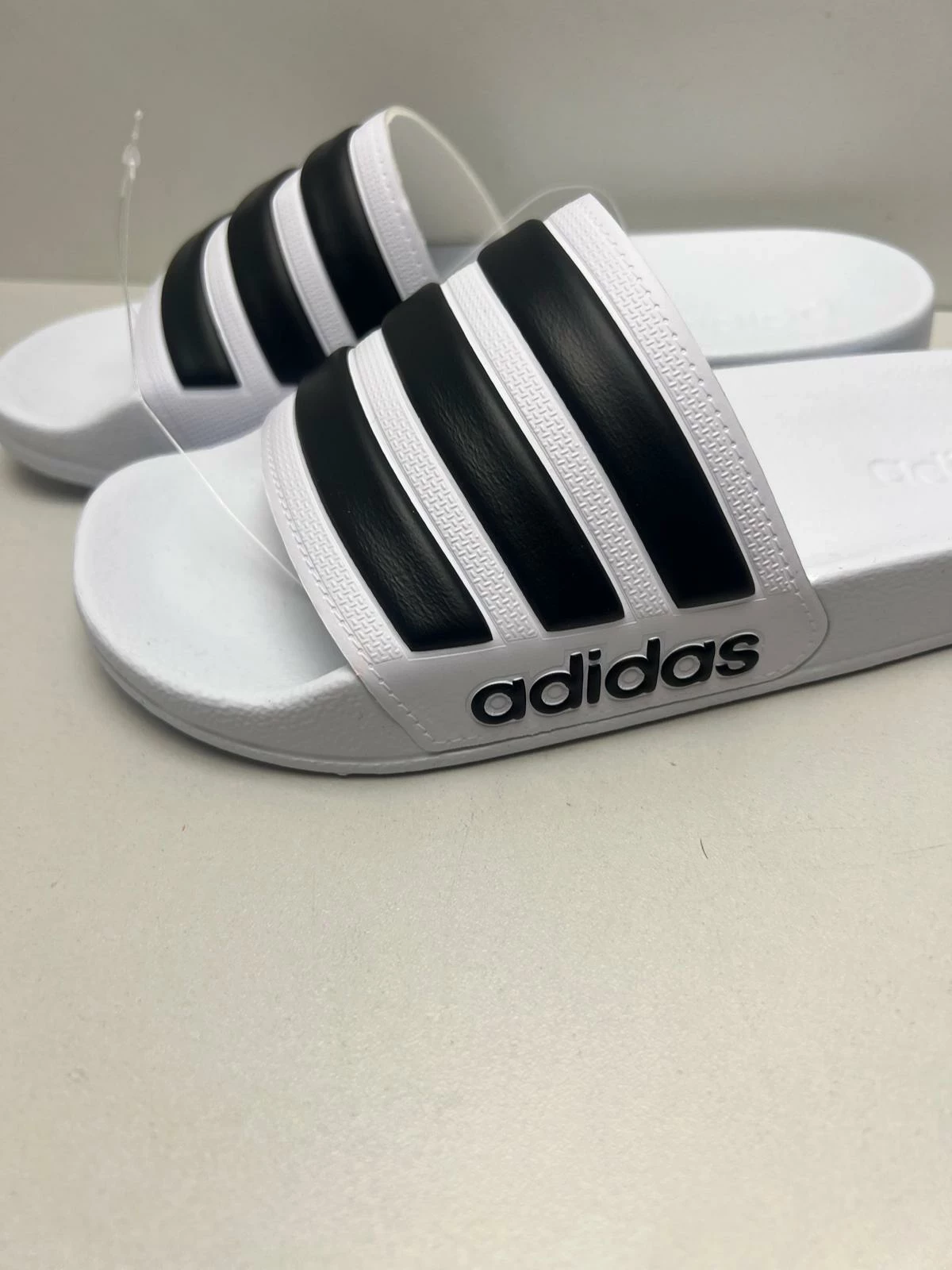 biale-adidas-adilette-shower-klapki-damskie-logo-38-1zwc-wroclawska-80-legnica