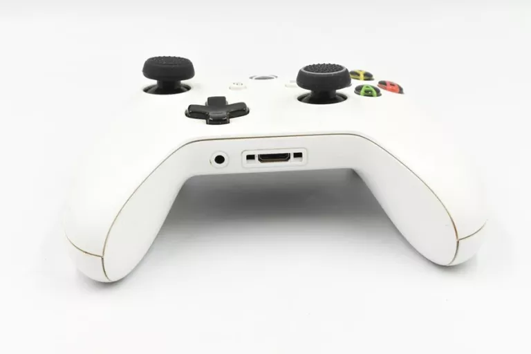 pad-do-konsoli-xbox-one-bialy-ean-gtin-5903815411892