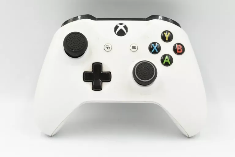 pad-do-konsoli-xbox-one-bialy-targowa-72-warszawa