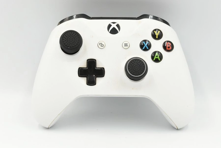 pad-do-konsoli-xbox-one-bialy-targowa-72-warszawa