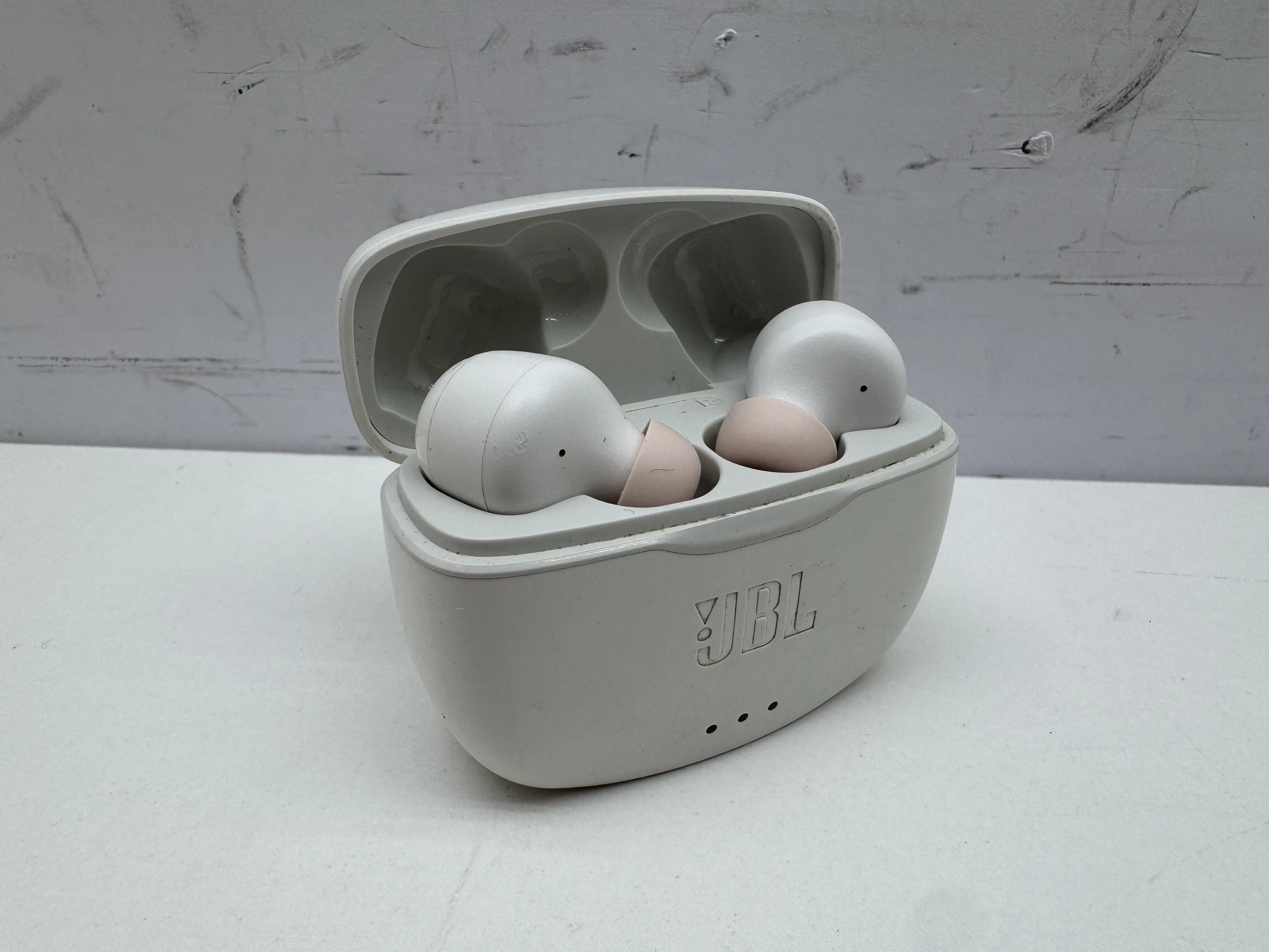 jbl-tune215-tws-sluchawki-douszne-bt-plac-kosciuszki-20-wroclaw