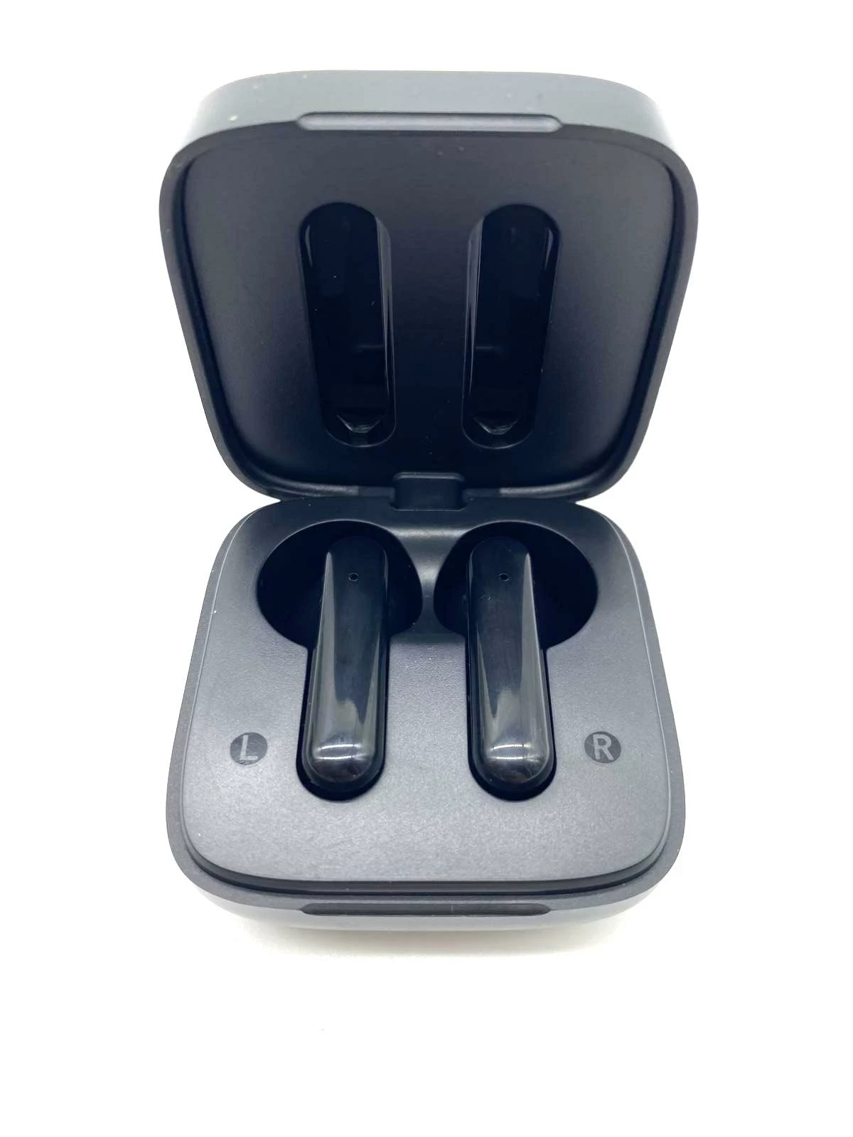 sluchaki-bt-douszne-czarne-stan-11323-2