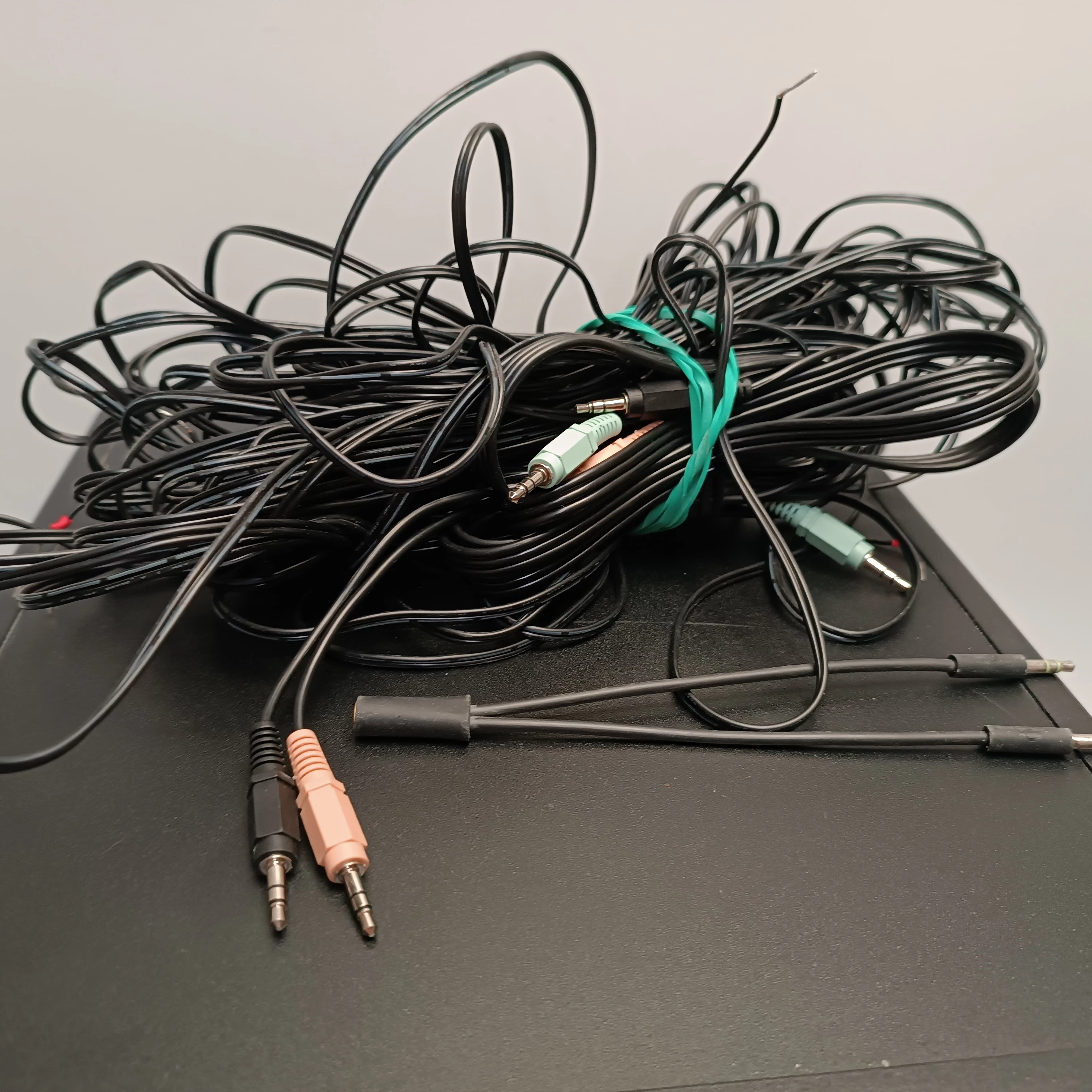 glosniki-logitech-z906-51-moc-glosnikow-rms-50000