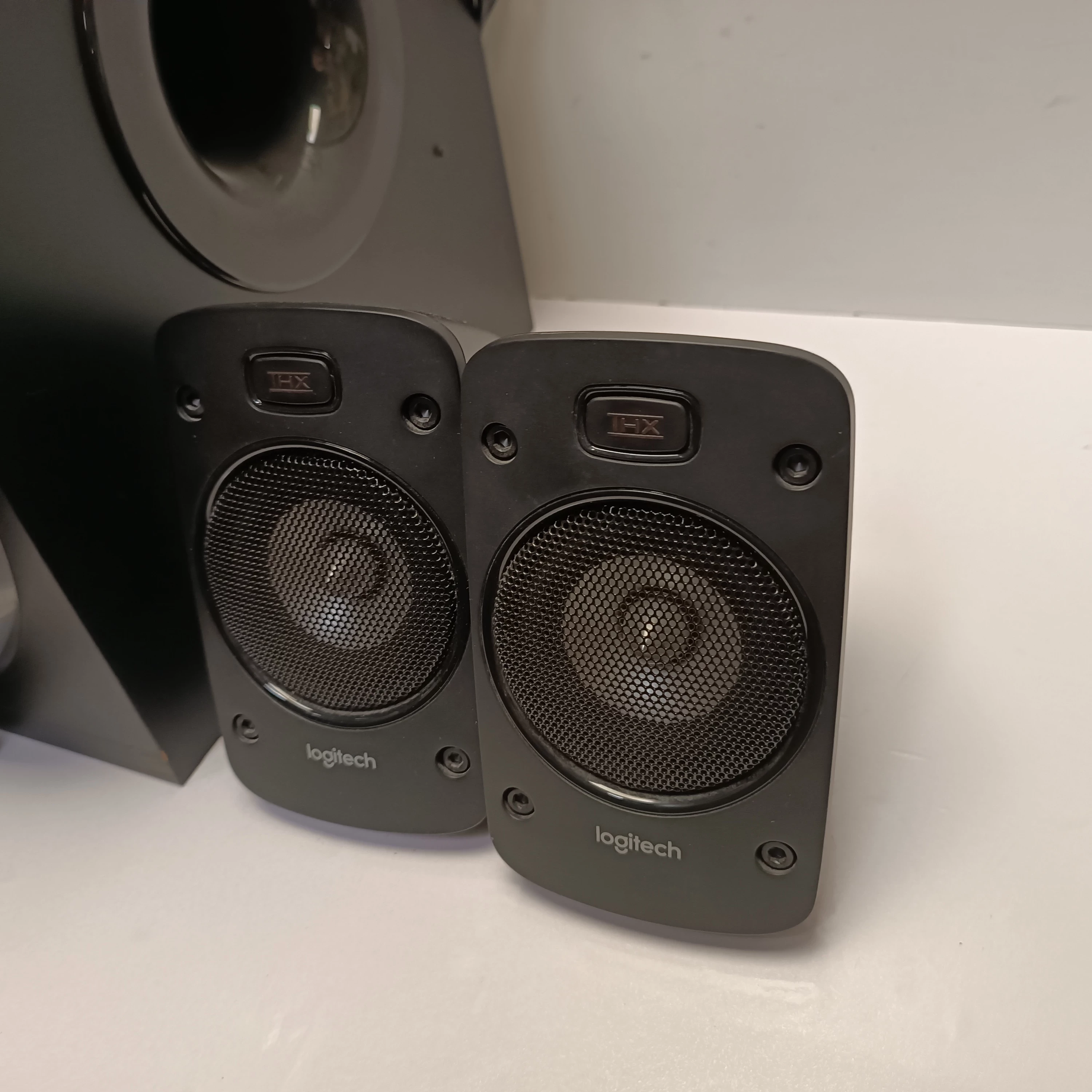 glosniki-logitech-z906-51-marka-248811-1142682