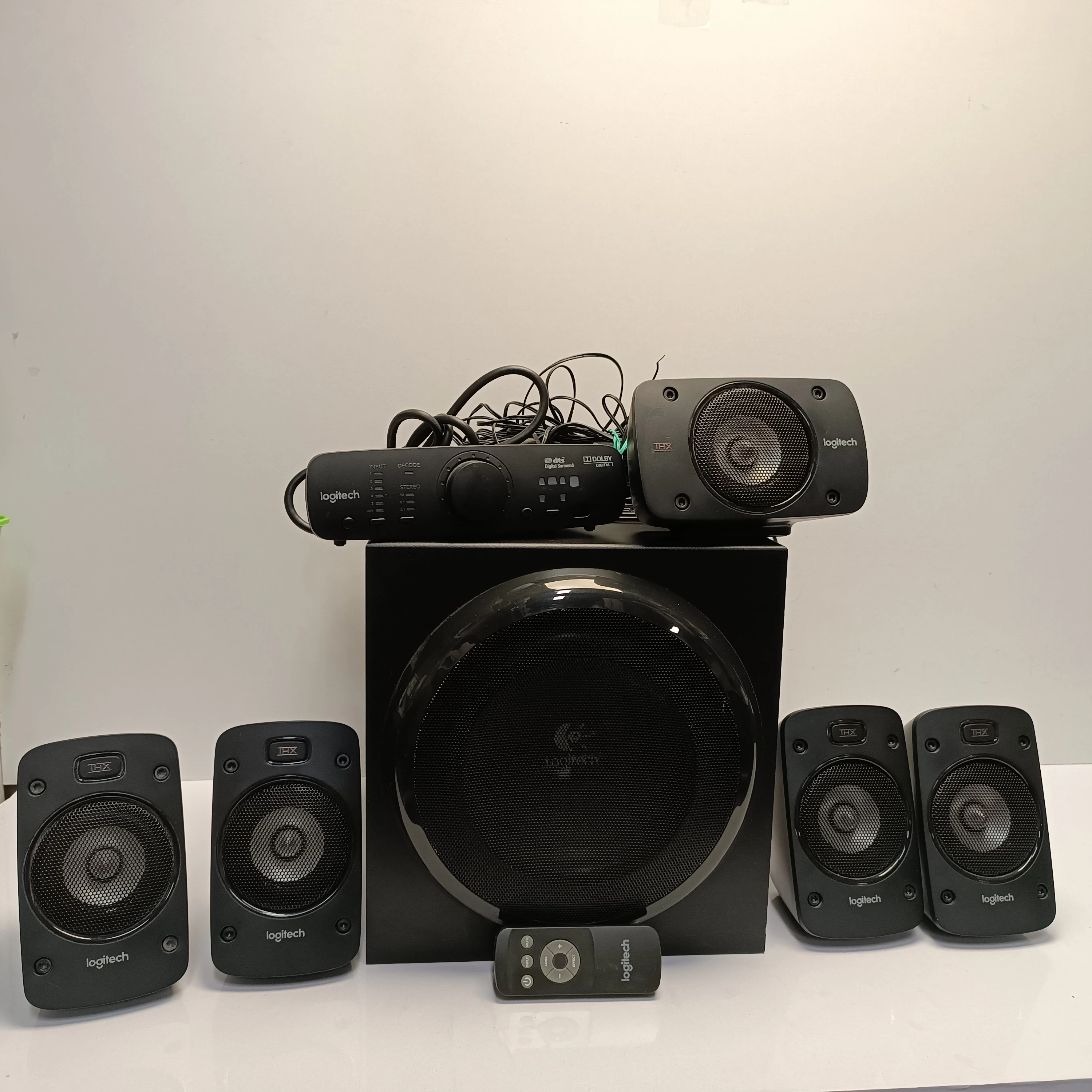 glosniki-logitech-z906-51-osiedle-teatralne-3u15-krakow