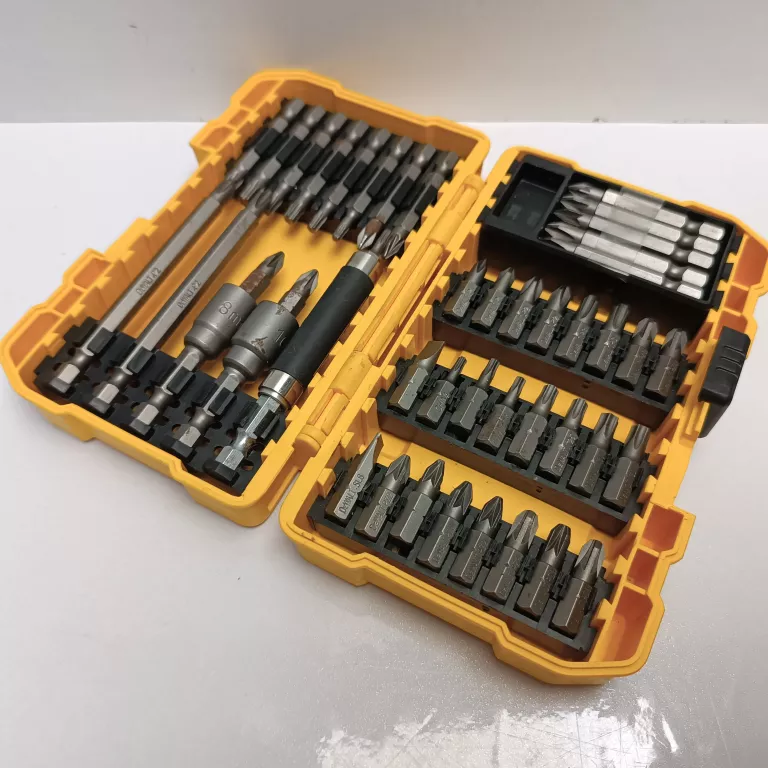 zestaw-bitow-w-pud-dewalt-osiedle-teatralne-3u15-krakow