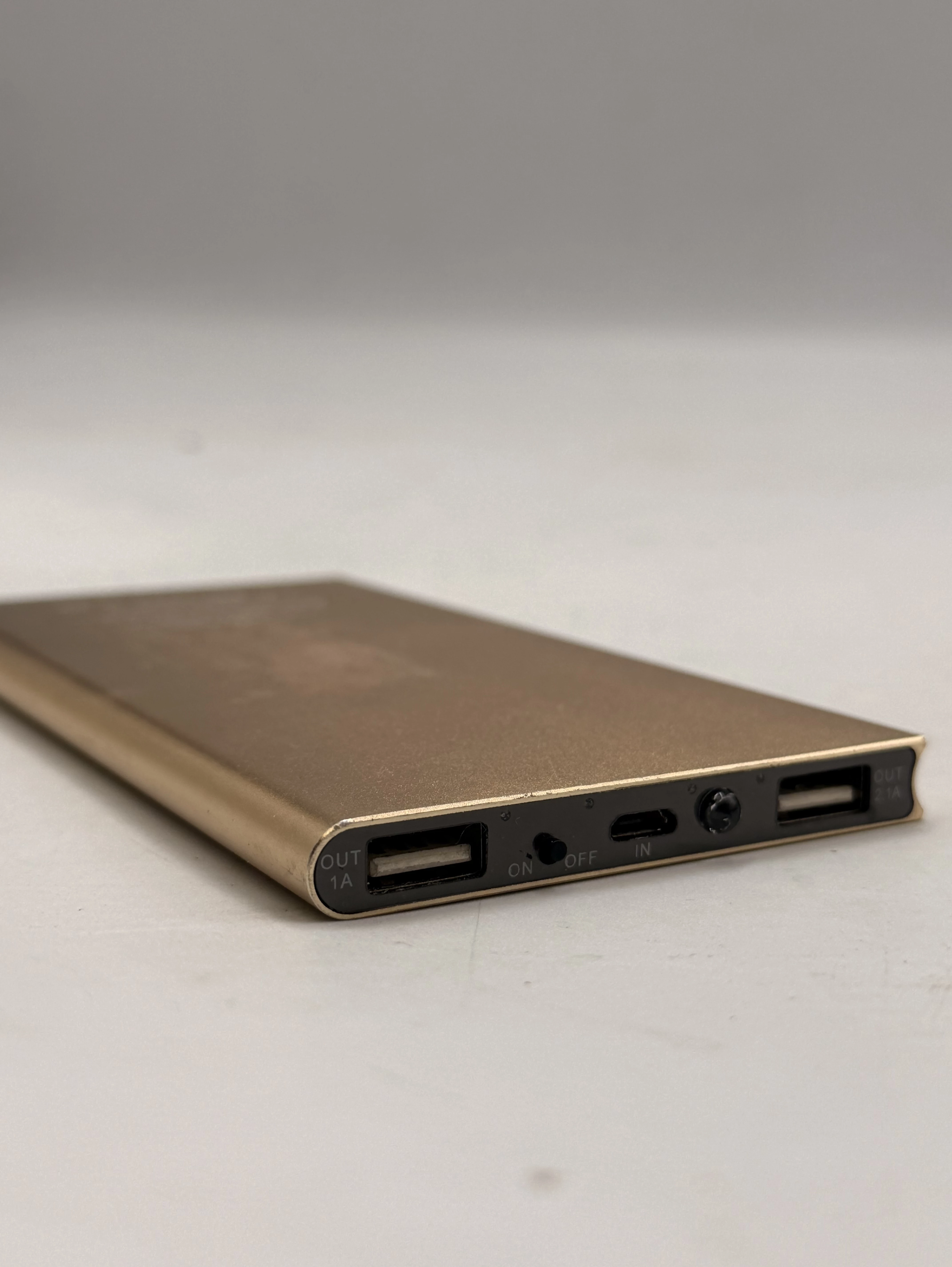 powerbank-20000mah-zloty-ean-gtin-4718308518559