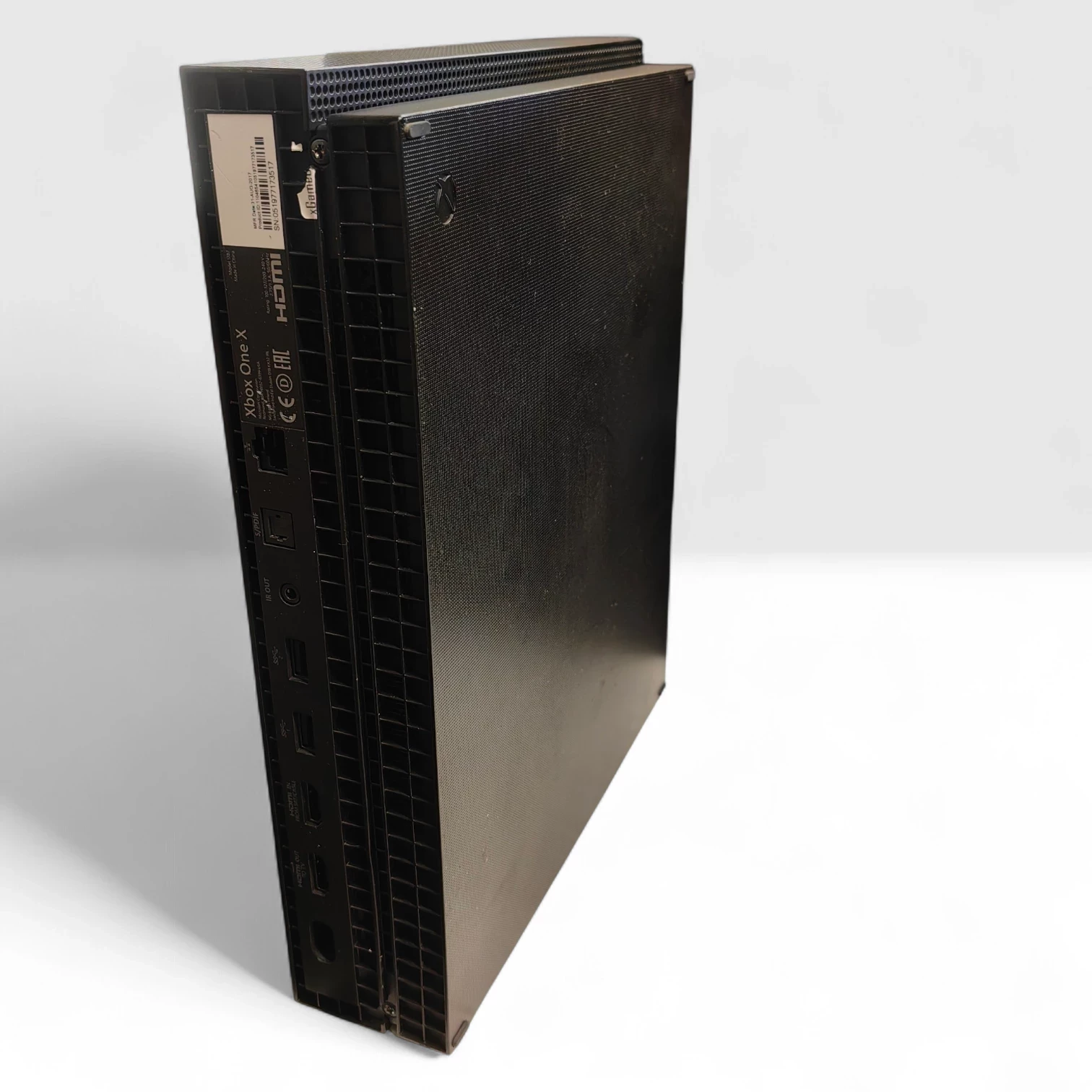 konsola-xbox-one-x-1tb-2x-pad-liczba-kontrolerow-w-zestawie-205994-225550