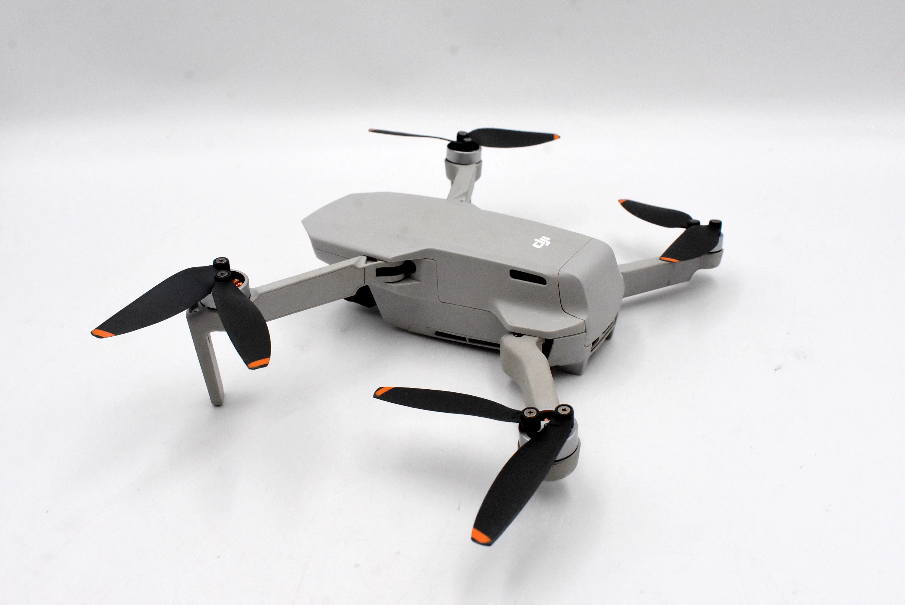 dron-dji-mini-2-fly-more-combo-marka-248811-1136865