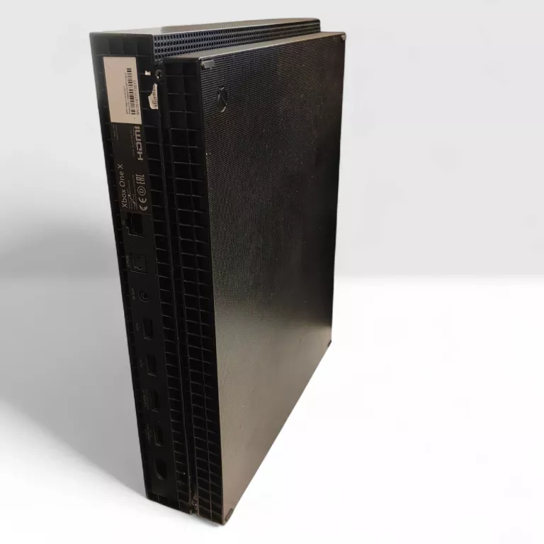 konsola-xbox-one-x-1tb-2x-pad-liczba-kontrolerow-w-zestawie-205994-225550