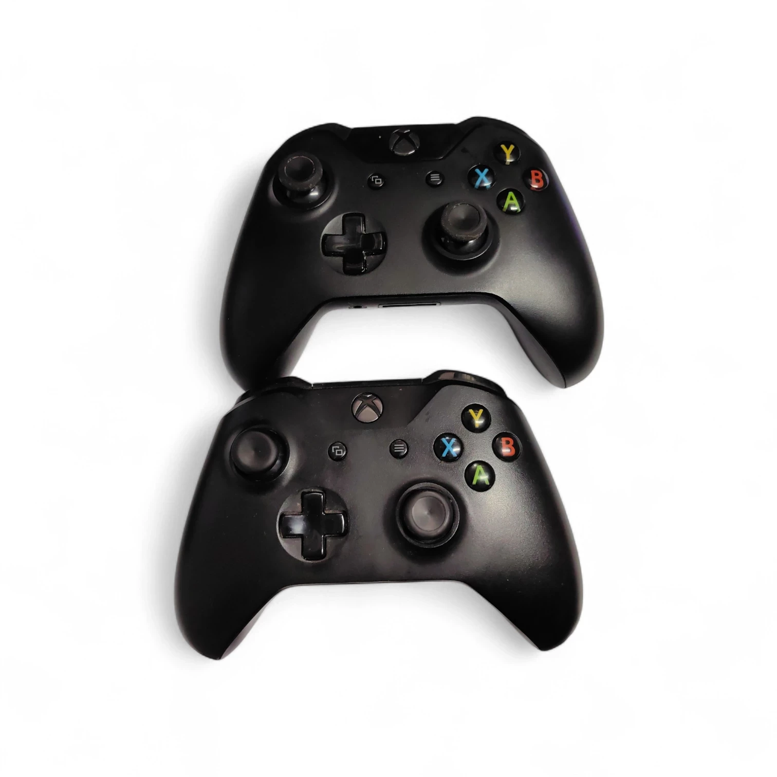 konsola-xbox-one-x-1tb-2x-pad-ean-gtin-0889842522792