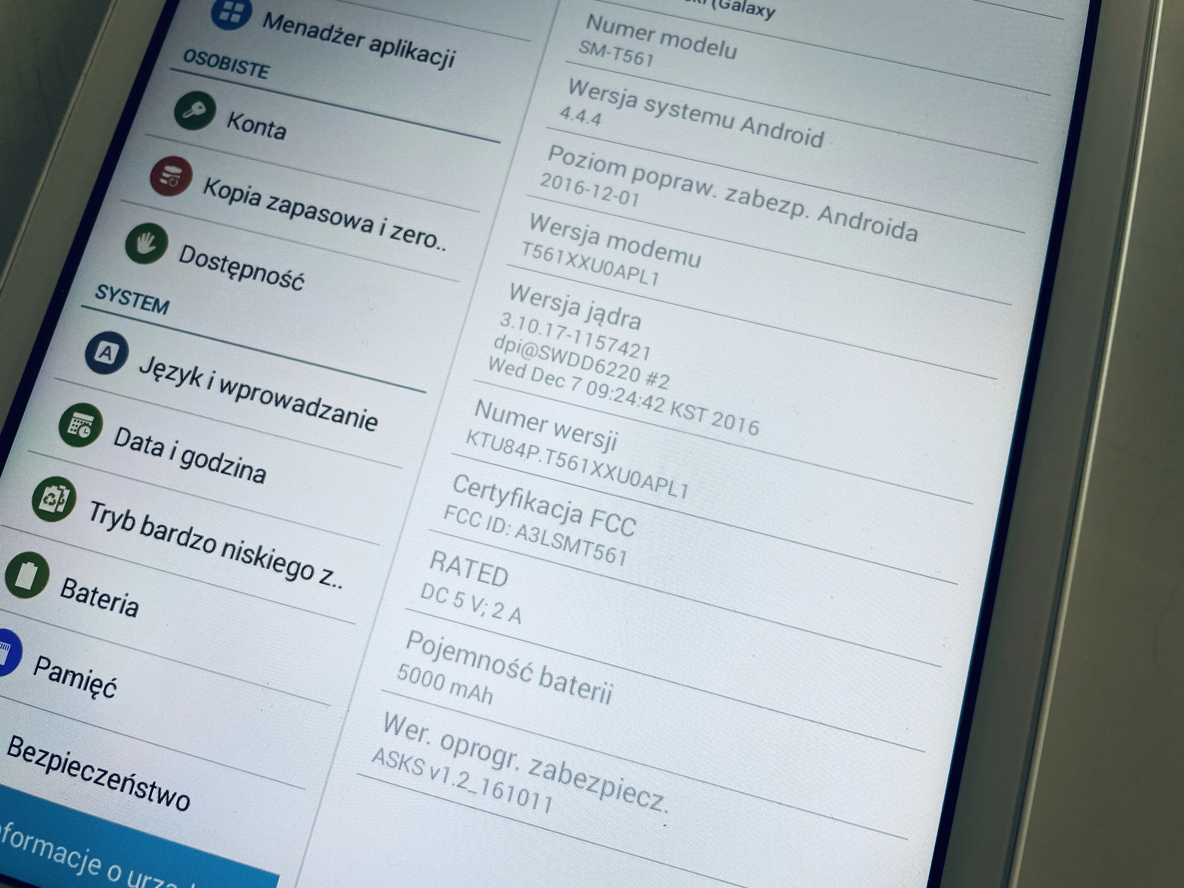 tablet-samsung-sm-t561-96-15-gb-8-gb-bialy-transmisja-danych-217-128