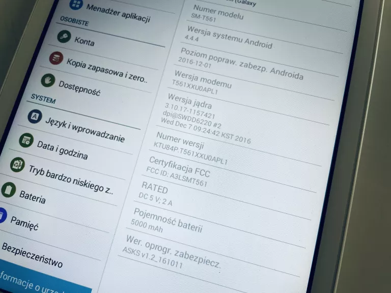 tablet-samsung-sm-t561-96-15-gb-8-gb-bialy-transmisja-danych-217-128