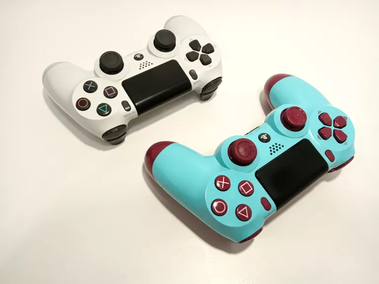 konsola-playstation-4-pro-2-pady-wersja-130590-3