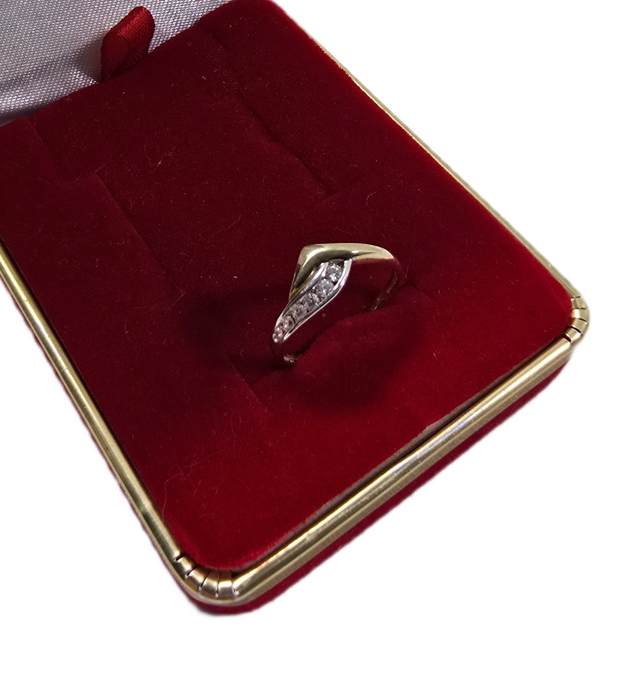 ciekawy-zloty-pierscionek-proby-333-r-12-113g-rodzaj-2205-2